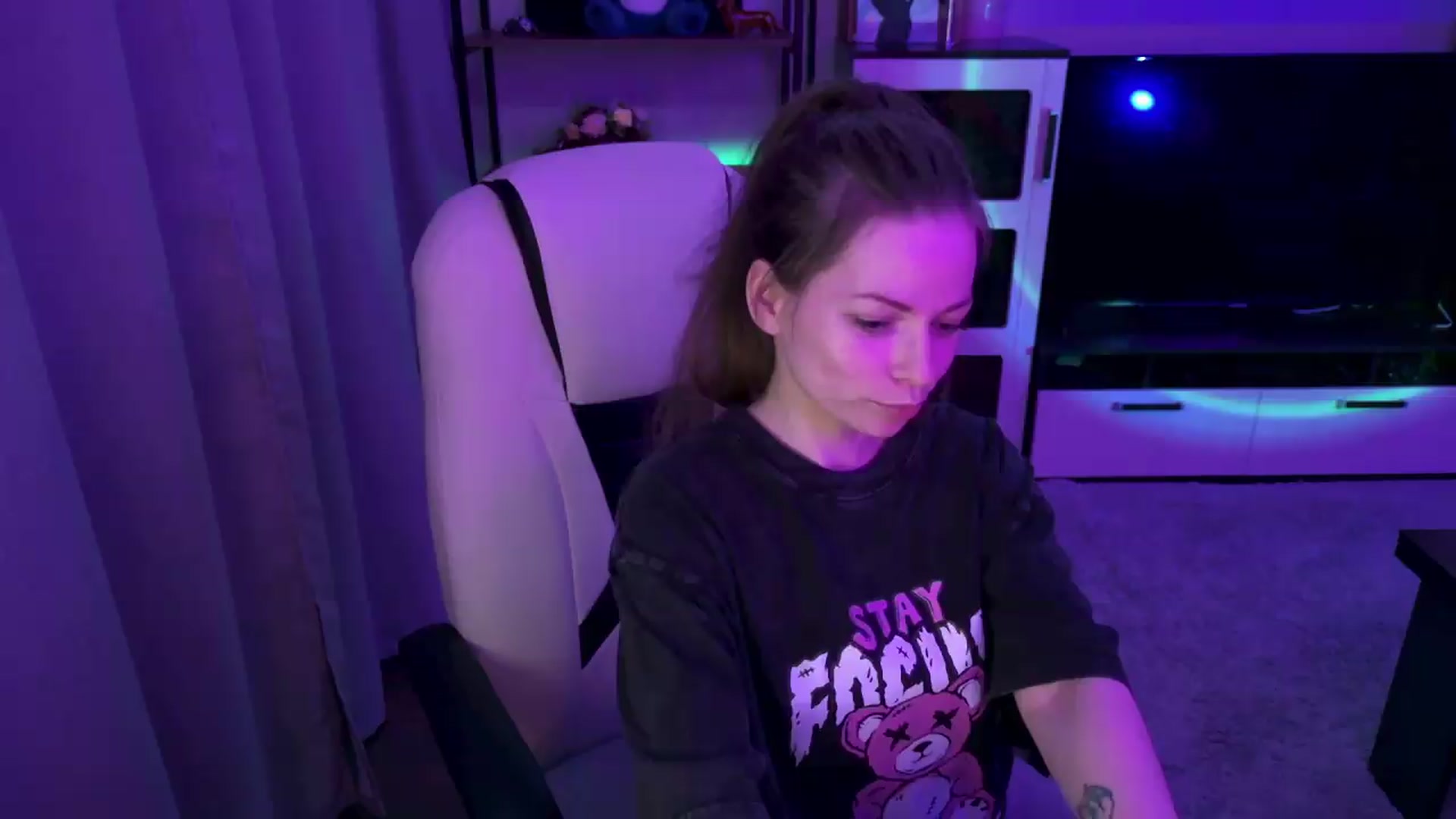 Gallery image thumbnail from MewTwoBDAY's myfreecams stream on, 06/29/2026, 18:59 image 3 of 20
