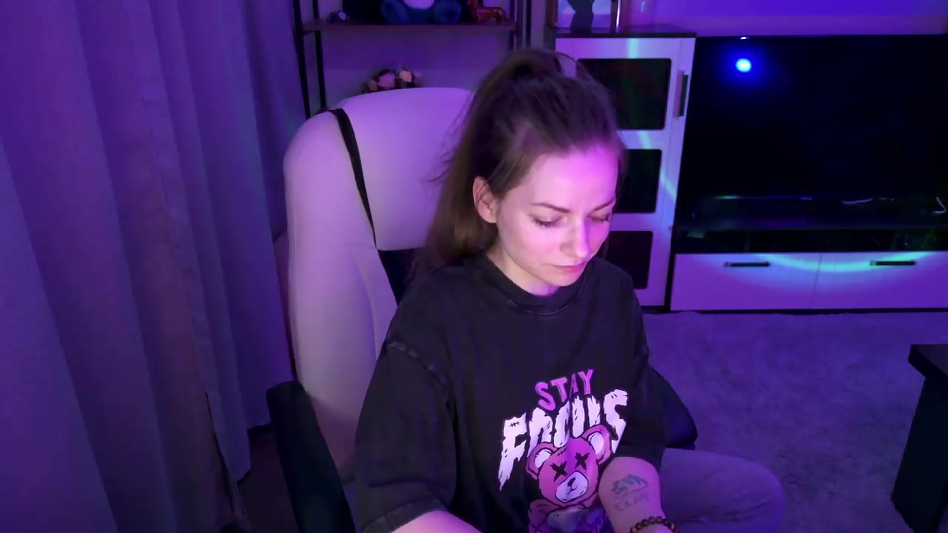 Gallery image thumbnail from MewTwoBDAY's myfreecams stream on, 06/29/2026, 18:59 image 4 of 20