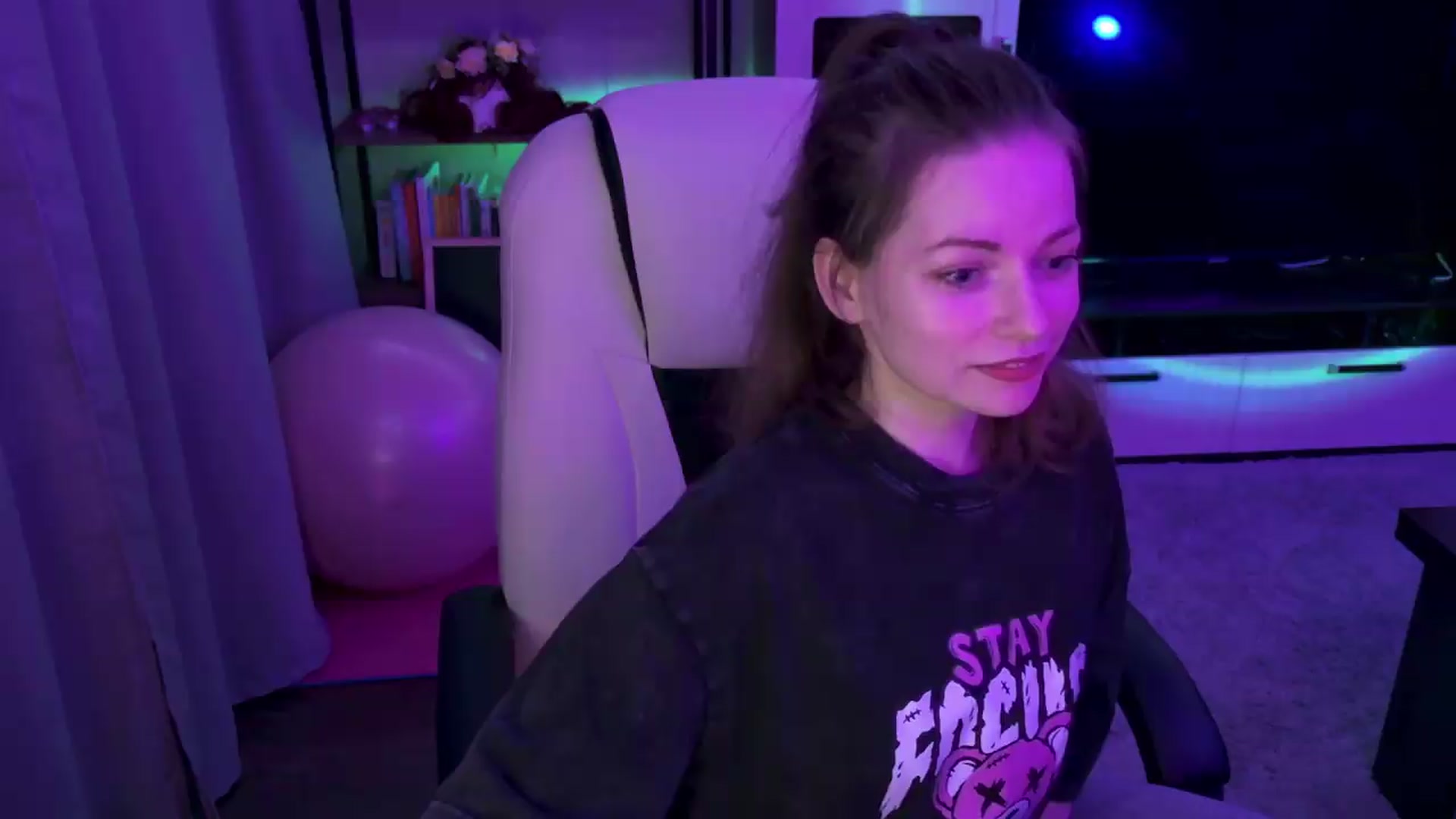 Gallery image thumbnail from MewTwoBDAY's myfreecams stream on, 06/29/2026, 18:59 image 17 of 20