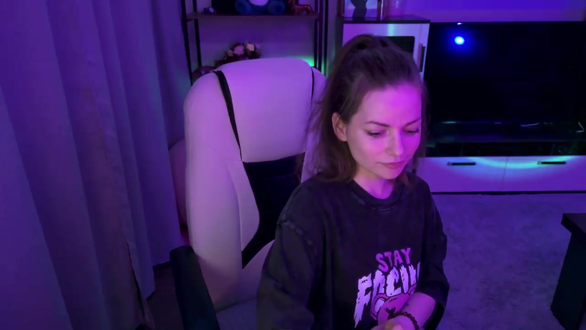 Gallery image thumbnail from MewTwoBDAY's myfreecams stream on, 06/29/2026, 18:59 image 6 of 20