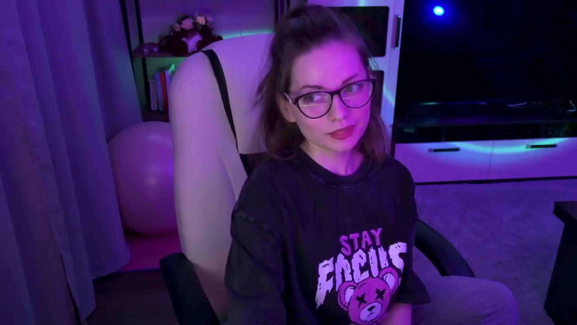Gallery image thumbnail from MewTwoBDAY's myfreecams stream on, 06/29/2026, 18:59 image 9 of 20