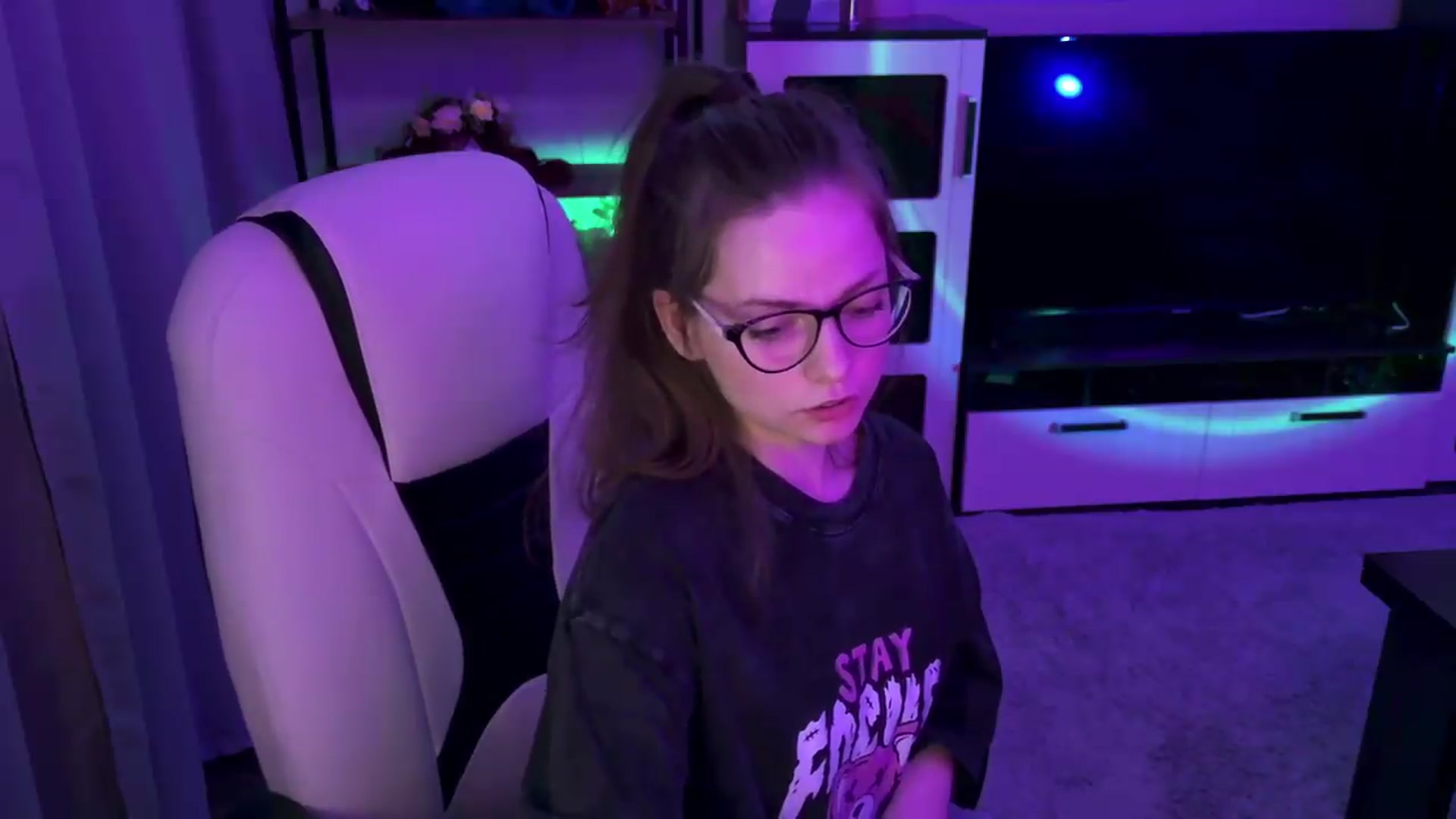 Gallery image thumbnail from MewTwoBDAY's myfreecams stream on, 06/29/2026, 19:33 image 15 of 20