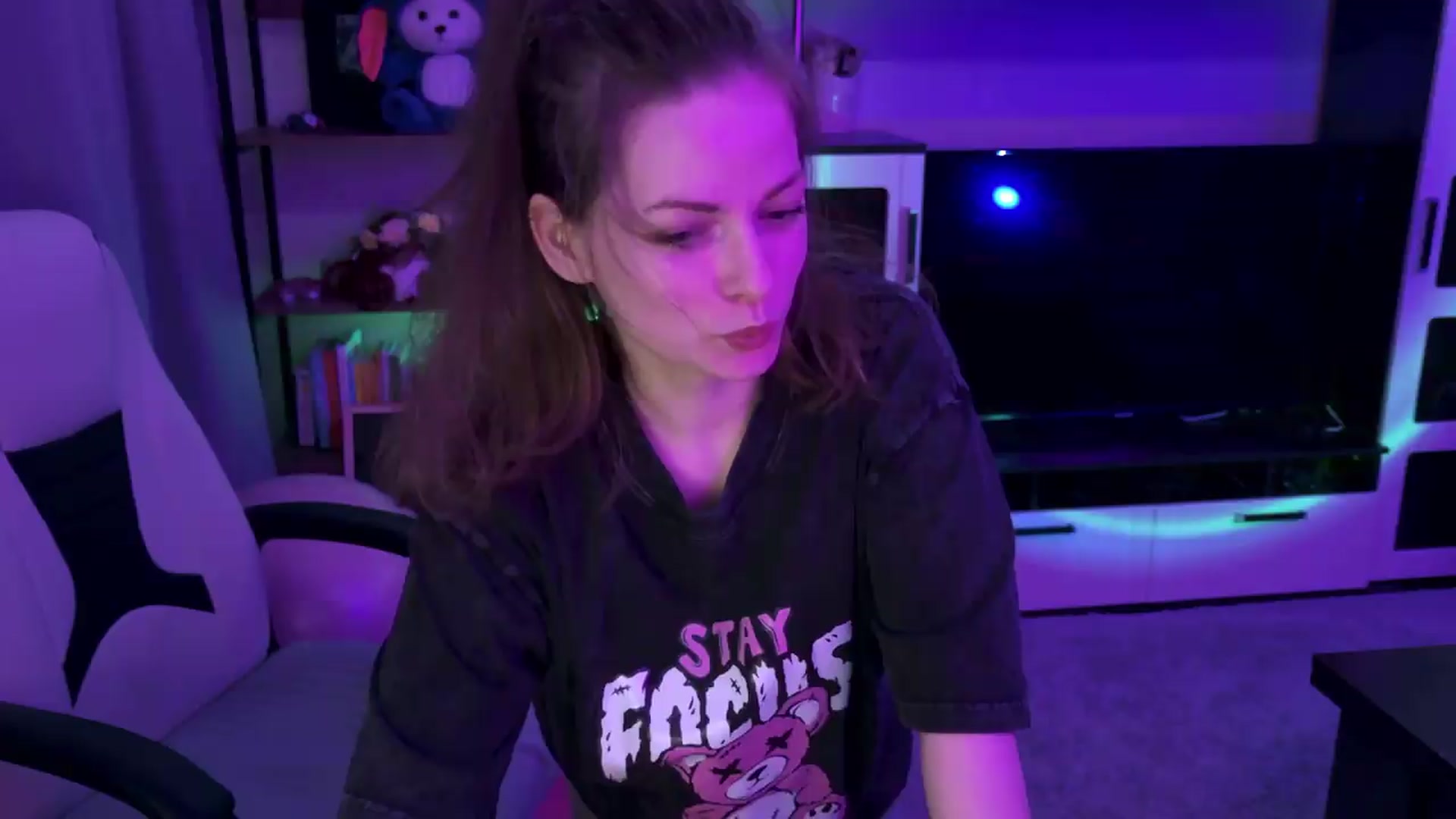 Gallery image thumbnail from MewTwoBDAY's myfreecams stream on, 06/29/2026, 19:33 image 1 of 20
