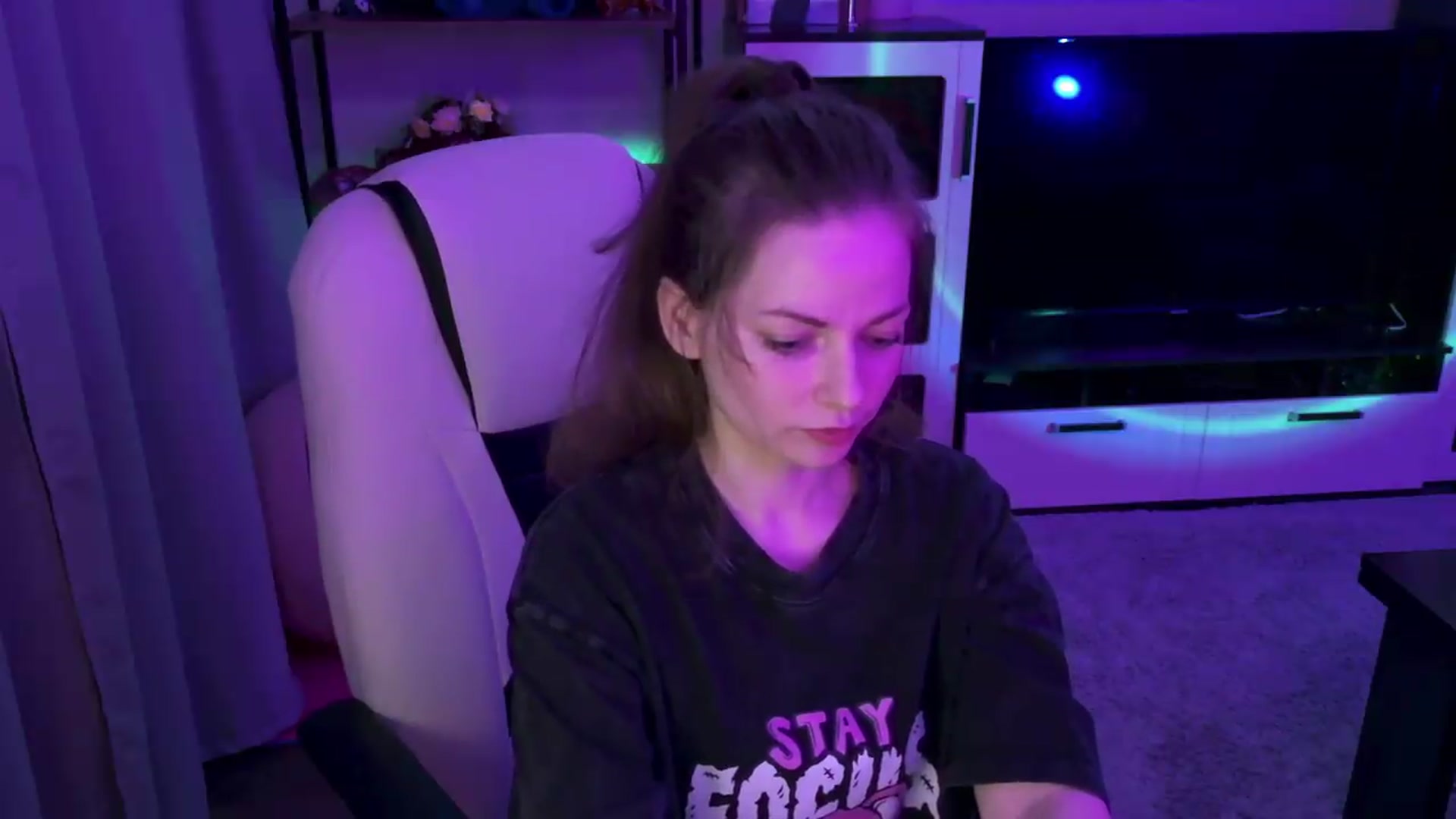 Gallery image thumbnail from MewTwoBDAY's myfreecams stream on, 06/29/2026, 19:33 image 3 of 20
