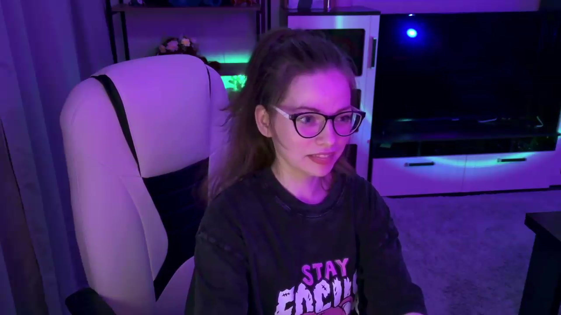 Gallery image thumbnail from MewTwoBDAY's myfreecams stream on, 06/29/2026, 19:33 image 11 of 20