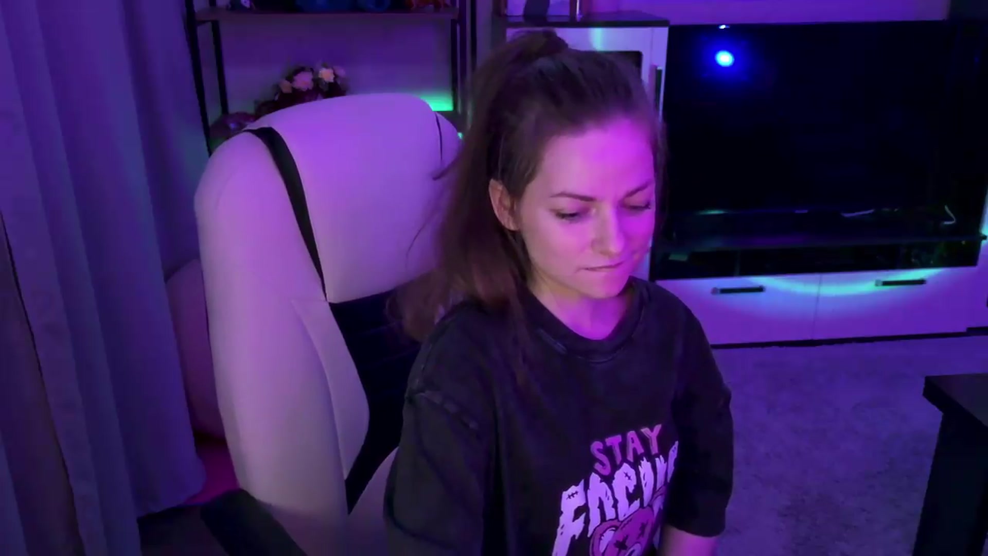 Gallery image thumbnail from MewTwoBDAY's myfreecams stream on, 06/29/2026, 19:33 image 6 of 20