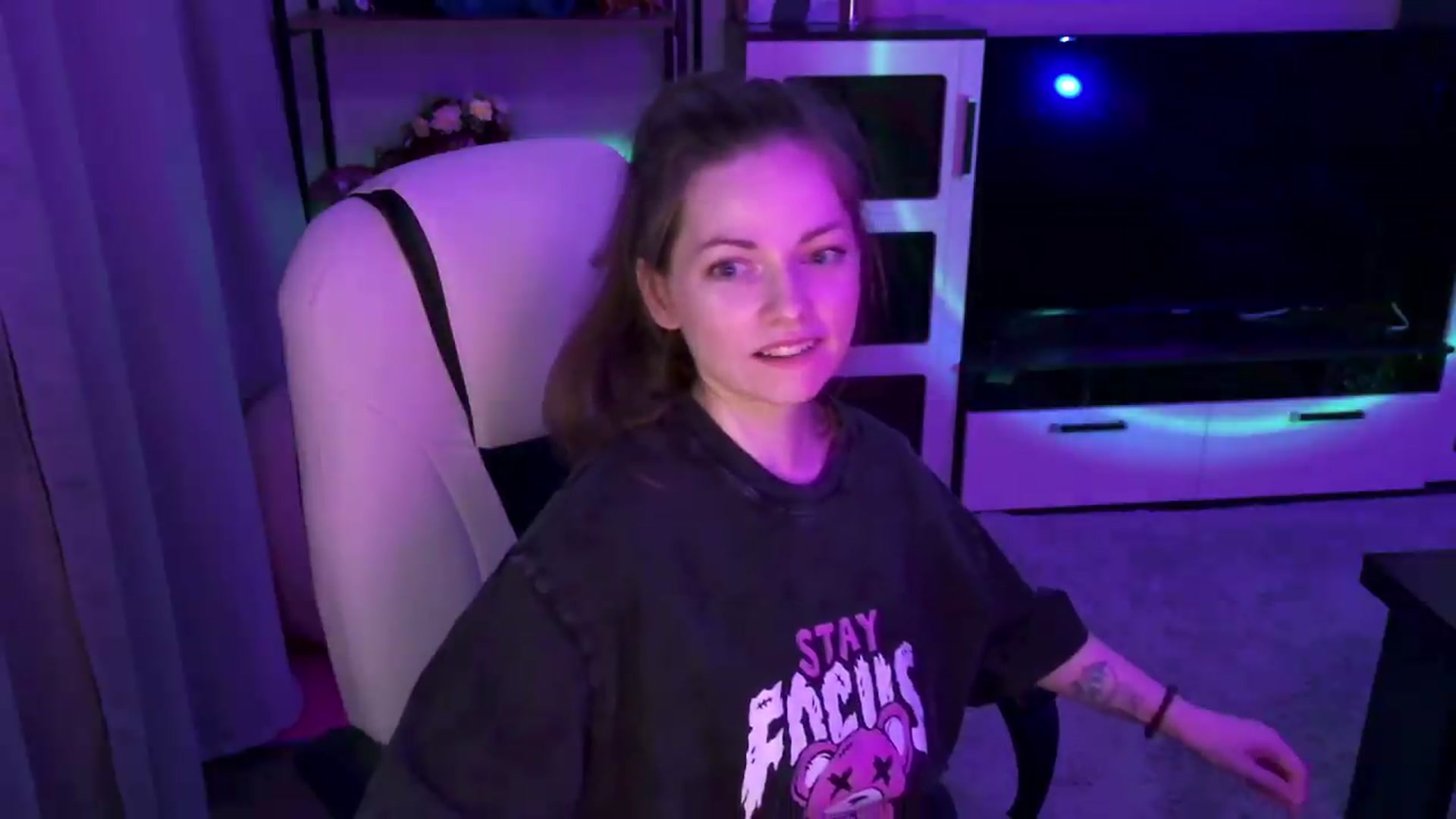 Gallery image thumbnail from MewTwoBDAY's myfreecams stream on, 06/29/2026, 19:33 image 7 of 20