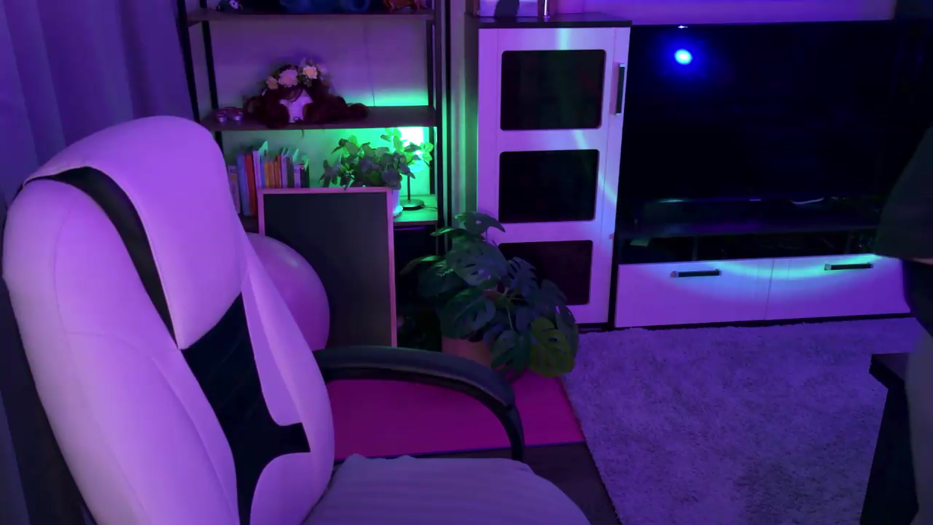 Gallery image thumbnail from MewTwoBDAY's myfreecams stream on, 06/29/2026, 19:33 image 18 of 20