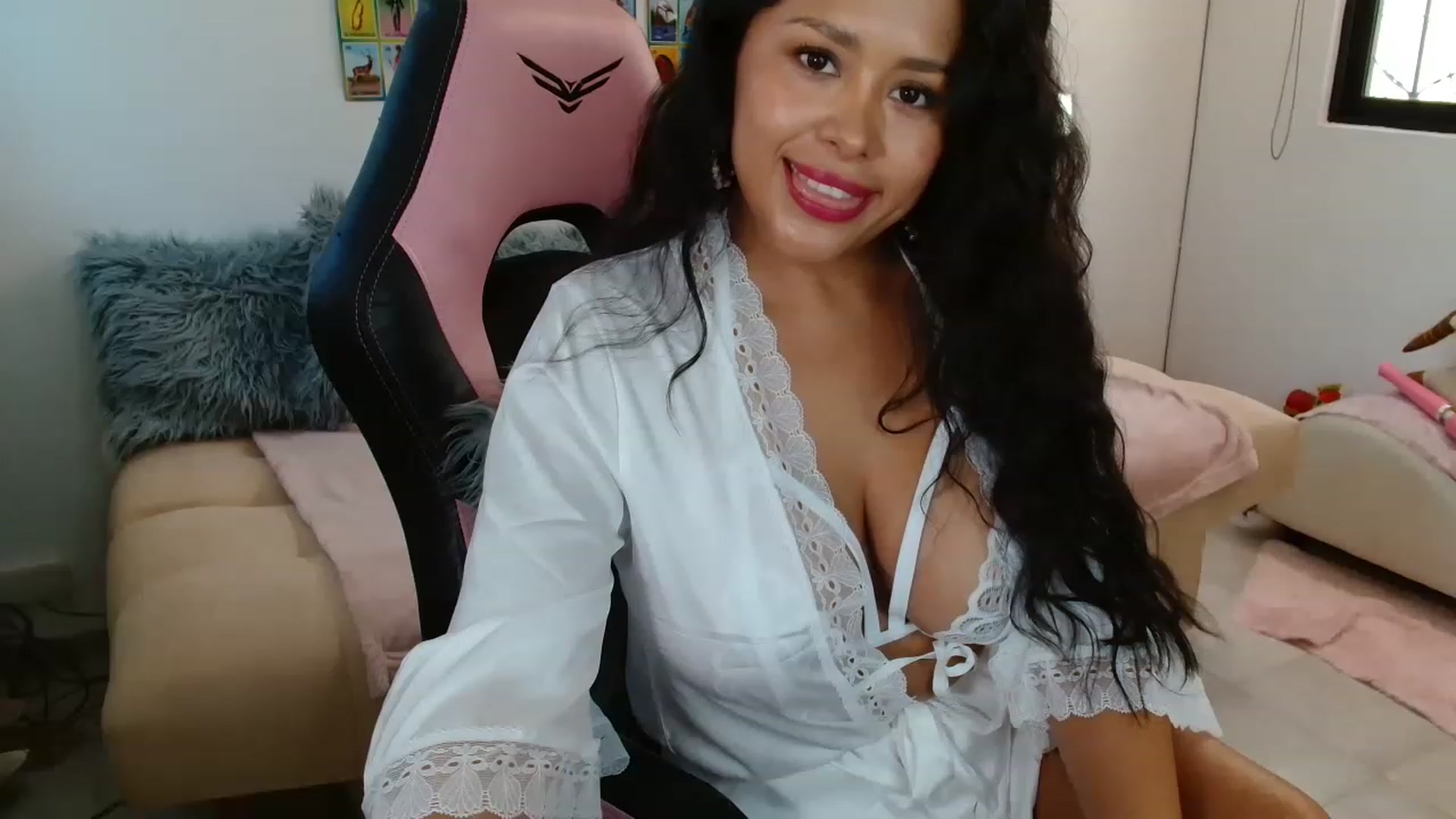 Gallery image thumbnail from Mexicanissima's myfreecams stream on, 04/22/2023, 16:02 image 1 of 20