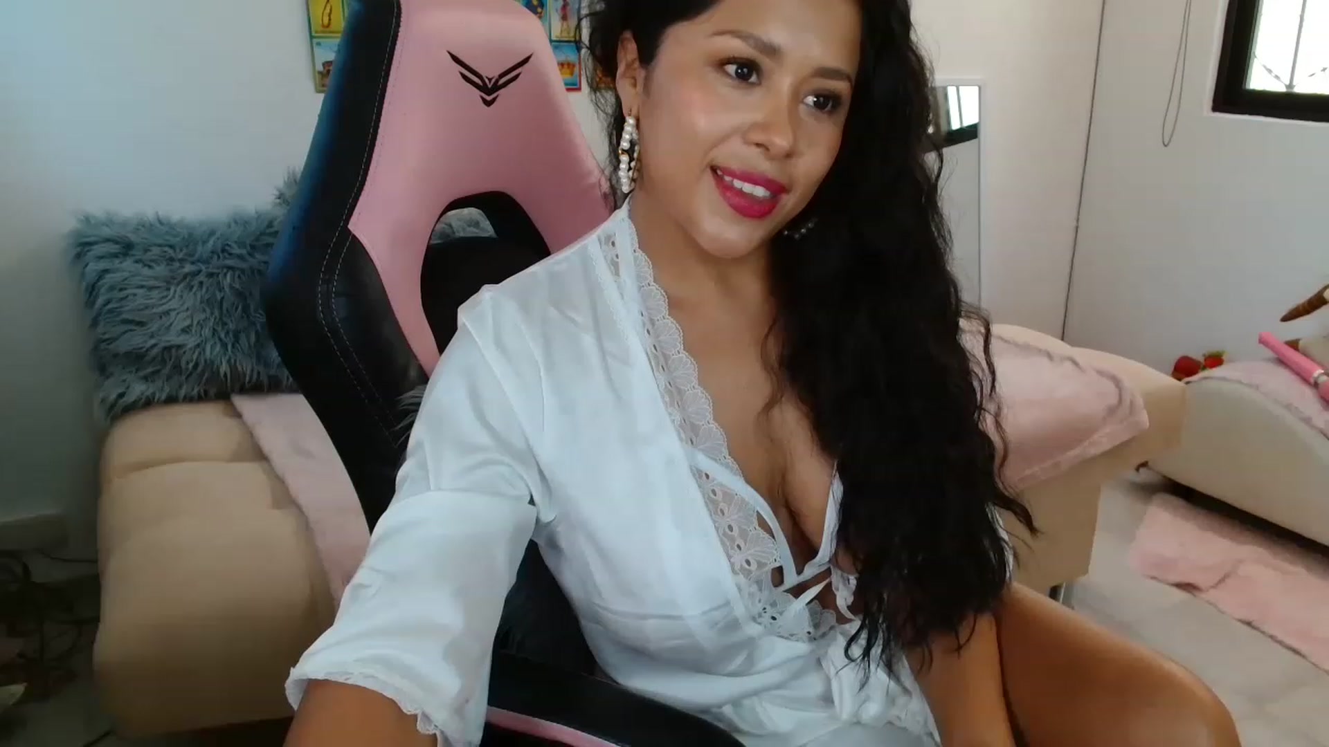 Gallery image thumbnail from Mexicanissima's myfreecams stream on, 04/22/2023, 16:02 image 2 of 20