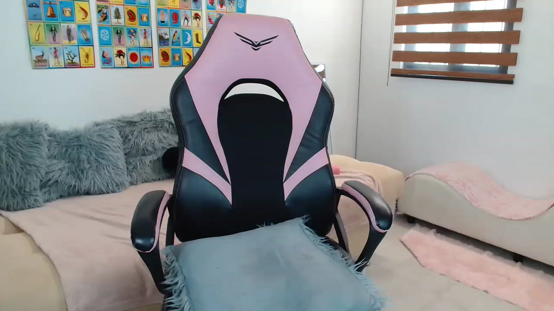 Gallery image thumbnail from Mexicanissima's myfreecams stream on, 05/13/2023, 19:03 image 13 of 20
