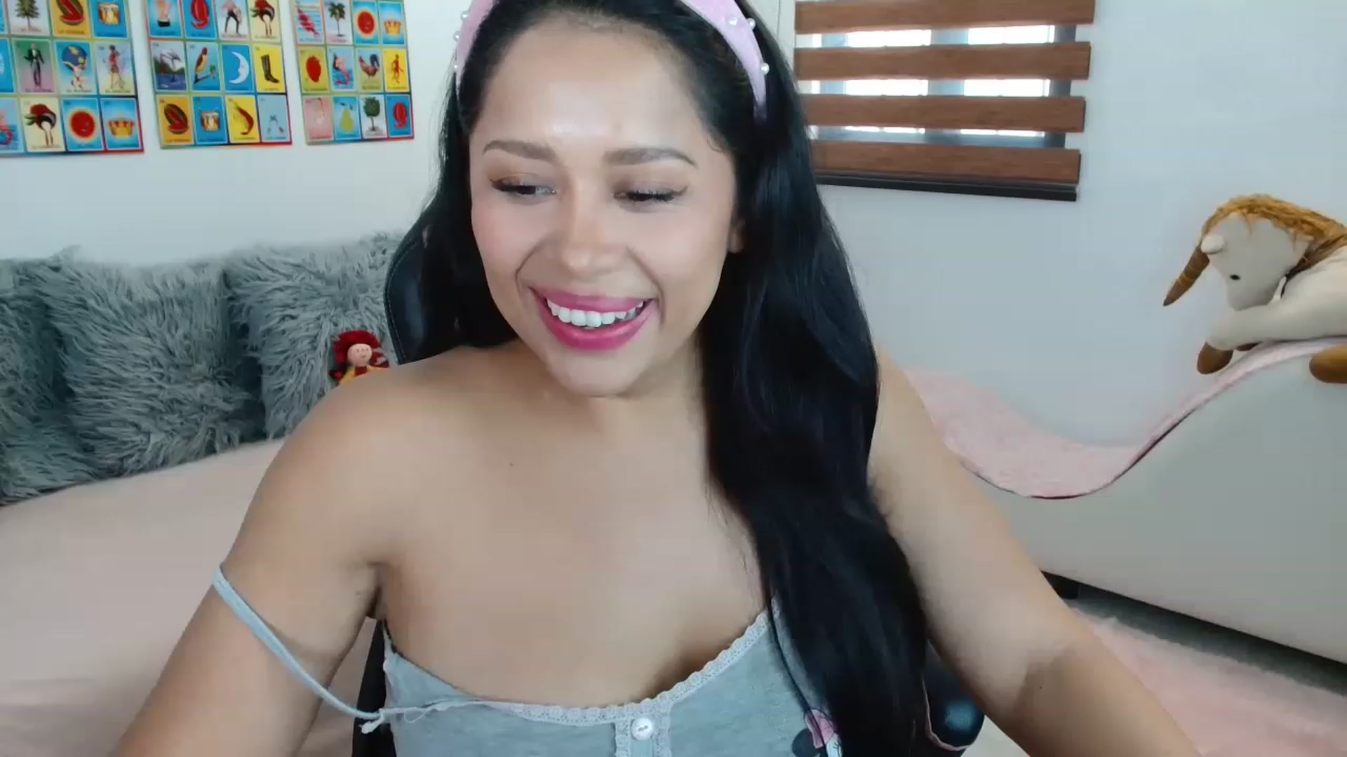 Gallery image thumbnail from Mexicanissima's myfreecams stream on, 05/20/2023, 20:36 image 4 of 20