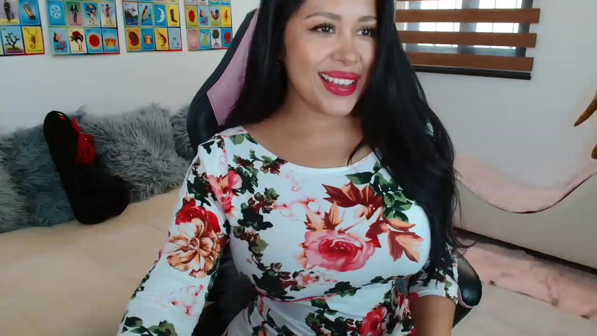 Gallery image thumbnail from Mexicanissima's myfreecams stream on, 05/22/2023, 20:17 image 1 of 20