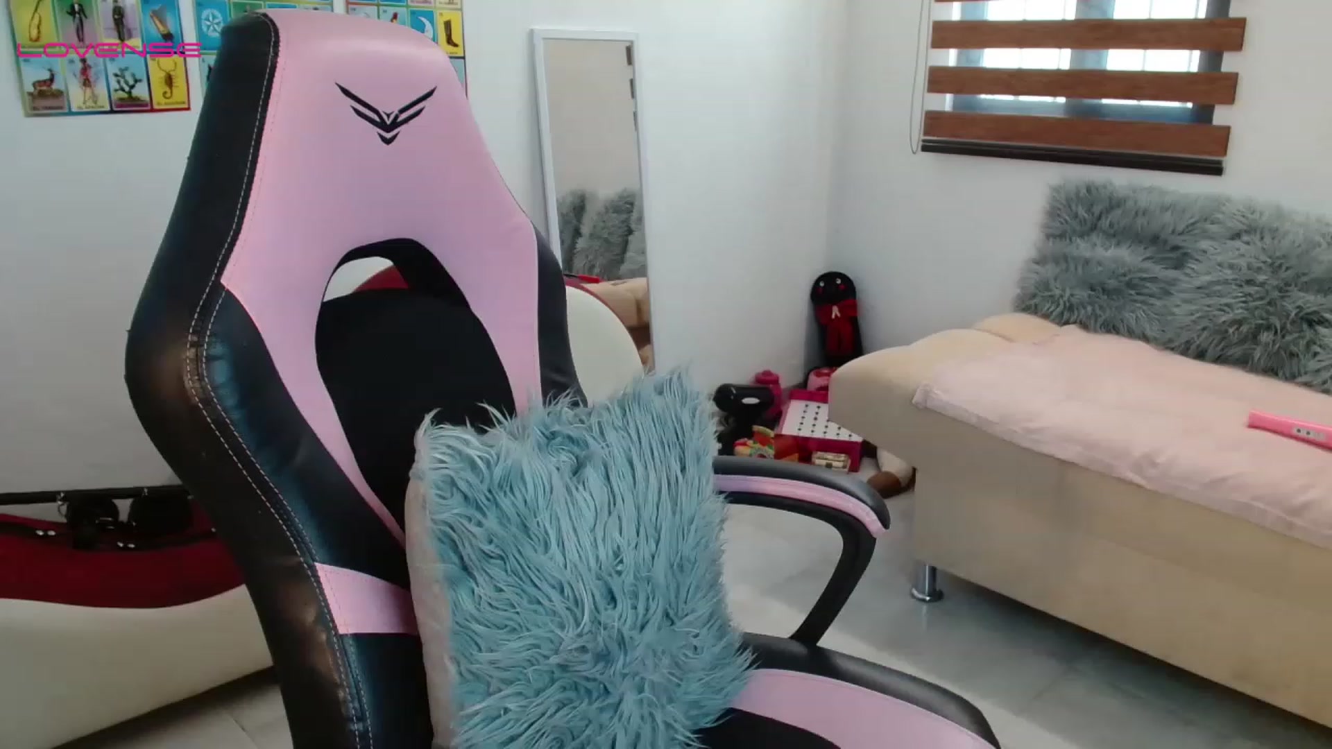 Gallery image thumbnail from Mexicanissima's myfreecams stream on, 06/08/2023, 19:52 image 1 of 20