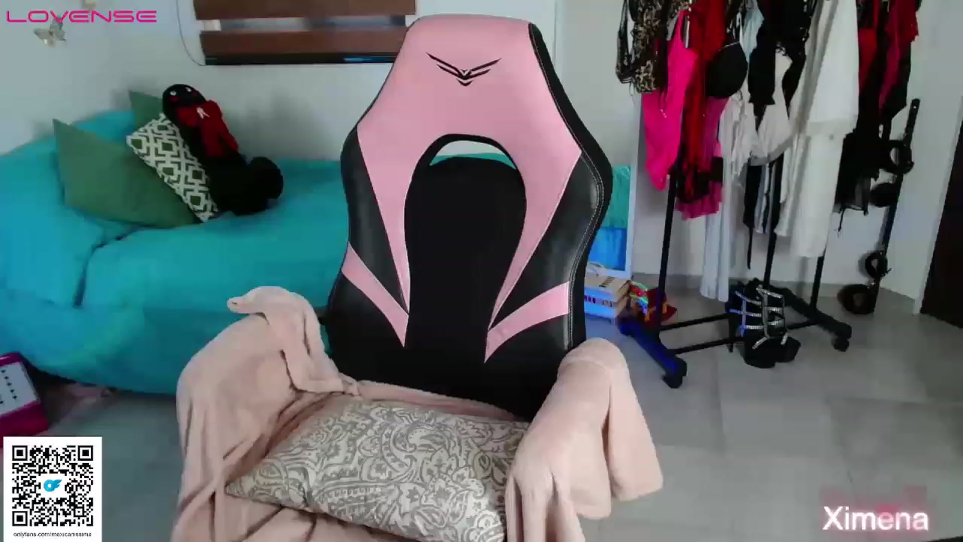 Gallery image thumbnail from Mexicanissima's myfreecams stream on, 07/18/2023, 21:06 image 5 of 20