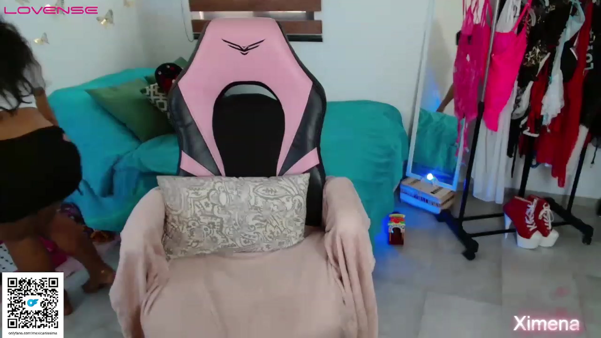 Gallery image thumbnail from Mexicanissima's myfreecams stream on, 07/24/2023, 20:06 image 6 of 20
