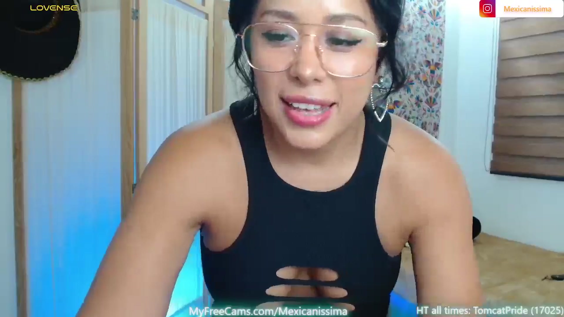 Gallery image thumbnail from Mexicanissima's myfreecams stream on, 05/08/2025, 24:43 image 7 of 20