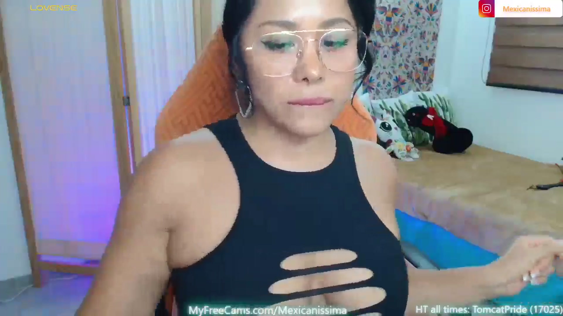 Gallery image thumbnail from Mexicanissima's myfreecams stream on, 05/08/2025, 24:43 image 18 of 20