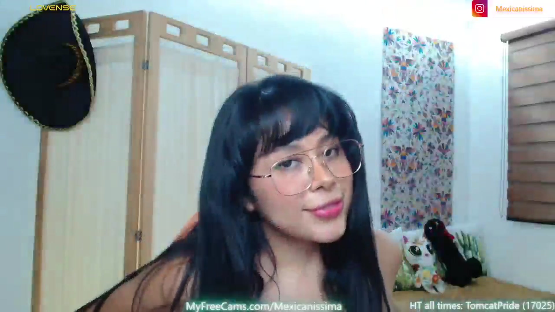 Gallery image thumbnail from Mexicanissima's myfreecams stream on, 05/20/2025, 01:43 image 3 of 20