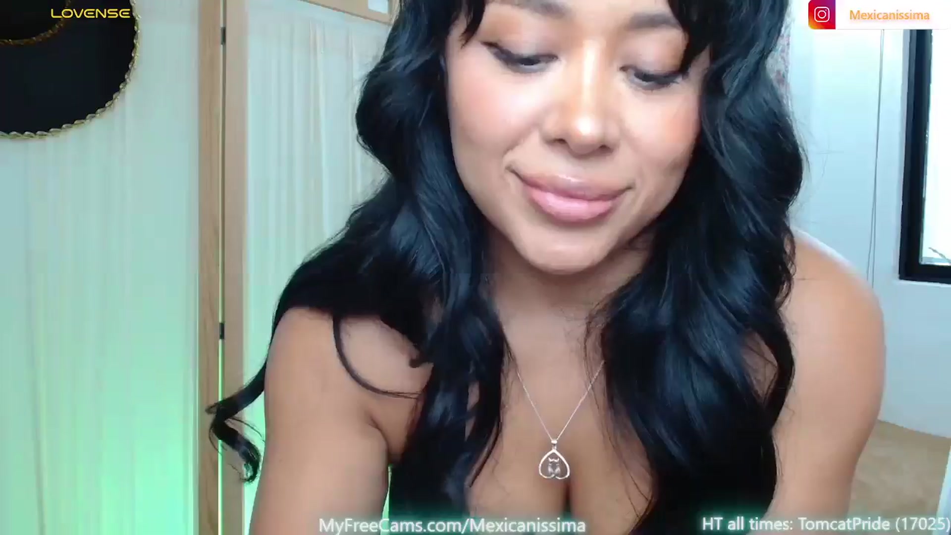 Gallery image thumbnail from Mexicanissima's myfreecams stream on, 06/06/2025, 17:04 image 8 of 20