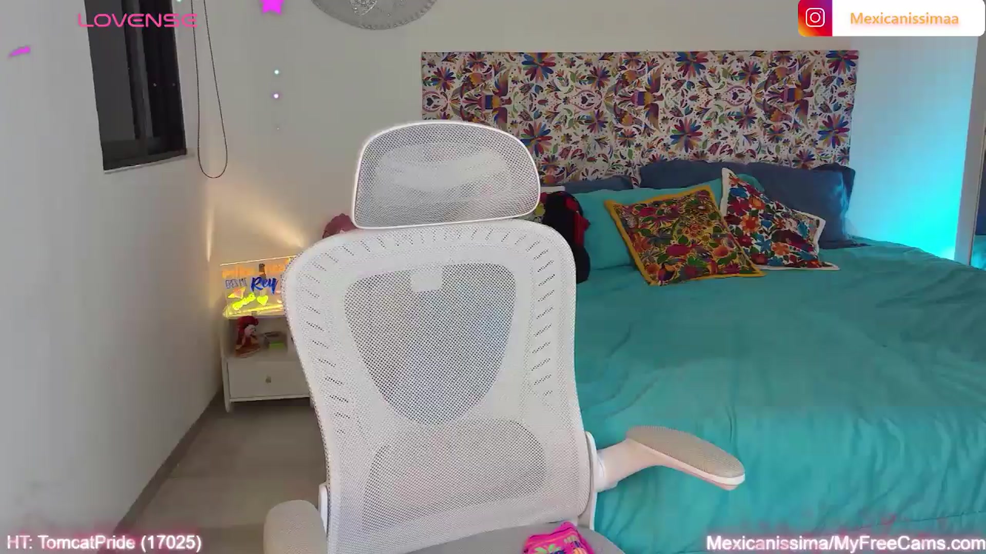 Gallery image thumbnail from Mexicanissima's myfreecams stream on, 08/12/2026, 01:08 image 19 of 20