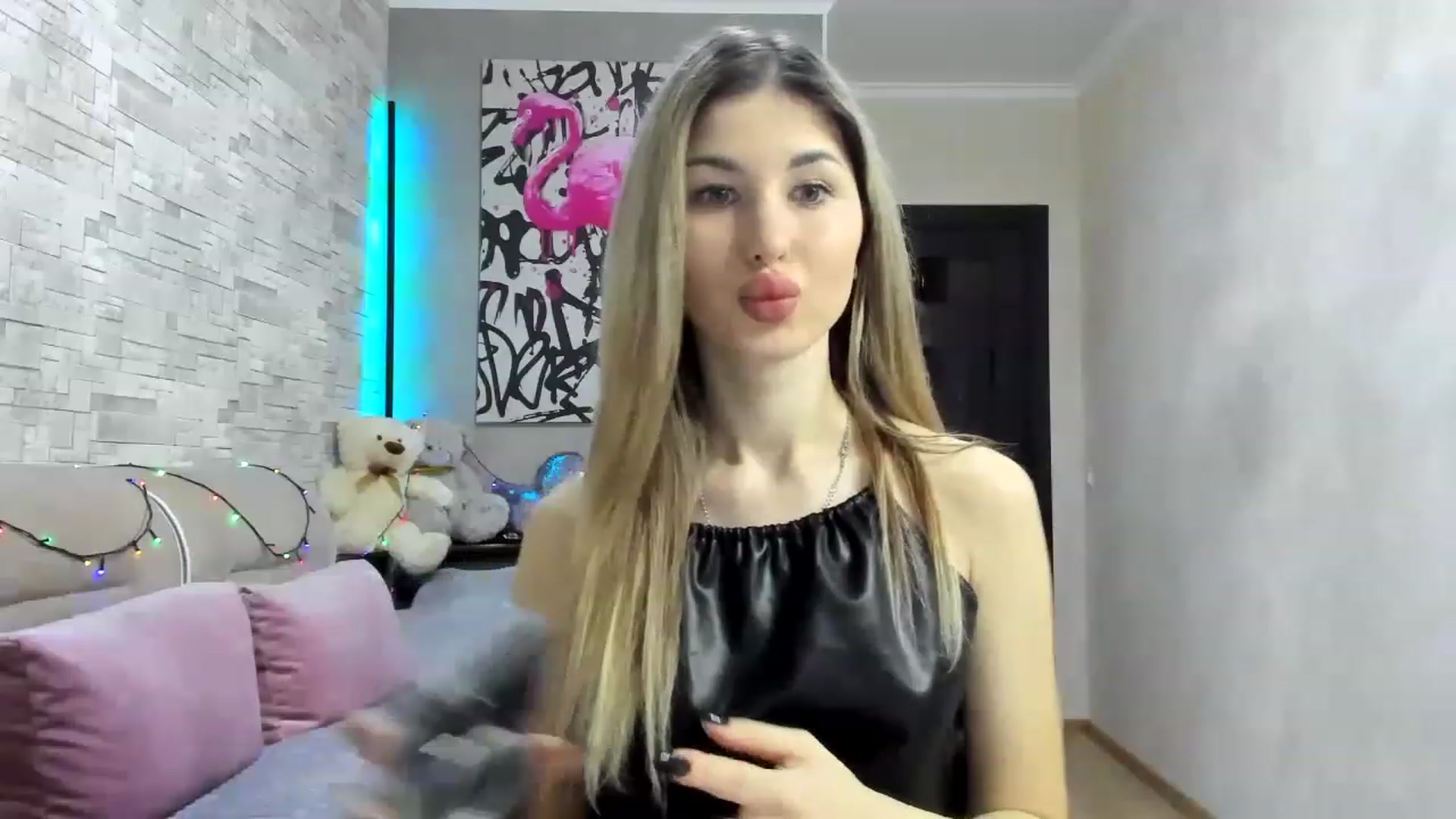 Gallery image thumbnail from Mexika's myfreecams stream on, 02/09/2023, 20:43 image 18 of 20