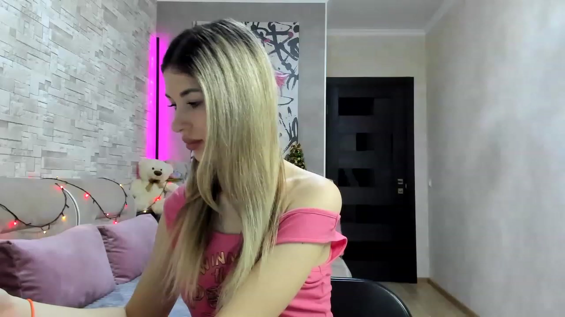 Gallery image thumbnail from Mexika's myfreecams stream on, 02/15/2023, 15:41 image 17 of 20
