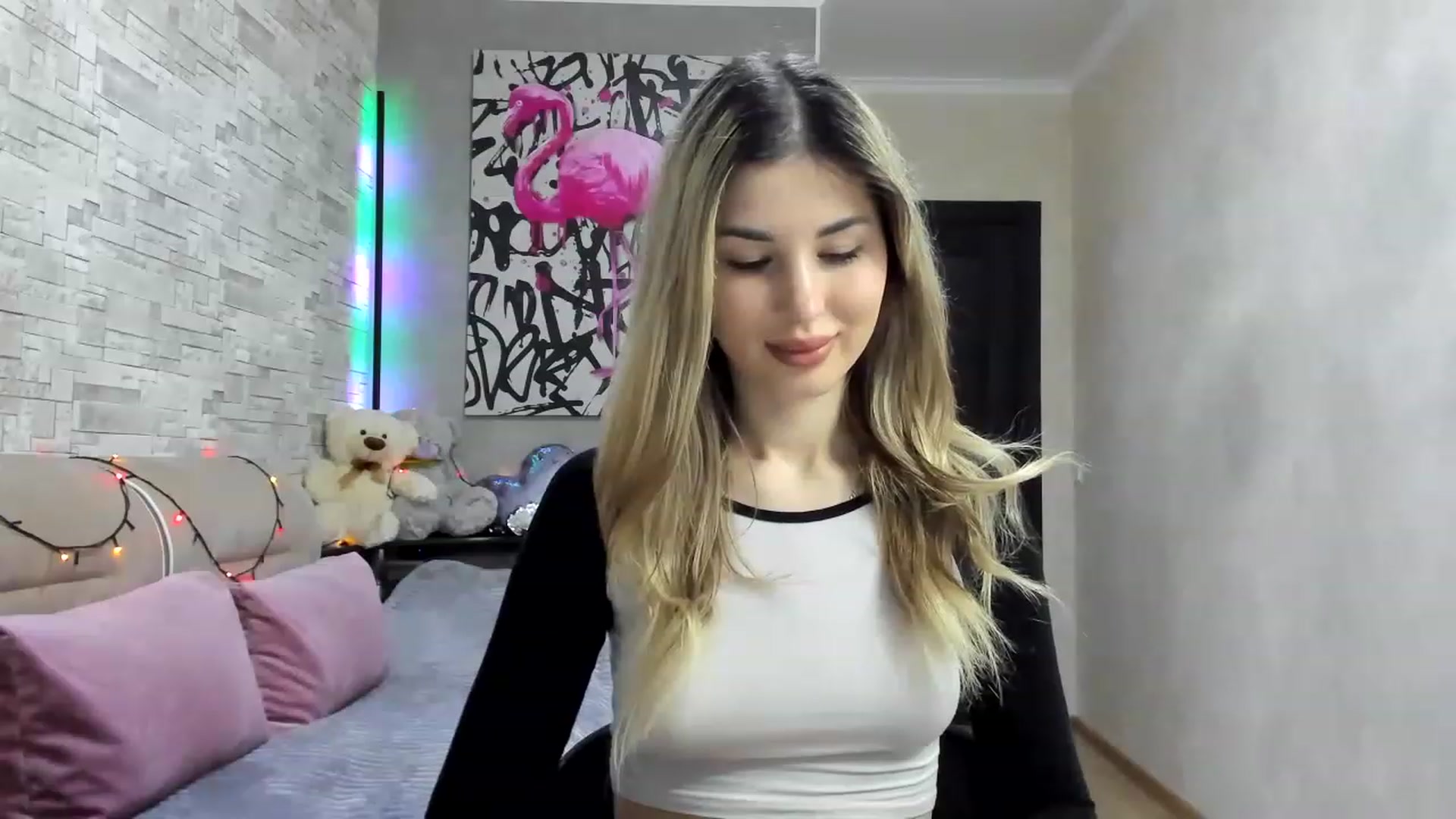 Gallery image thumbnail from Mexika's myfreecams stream on, 02/19/2023, 20:00 image 9 of 20