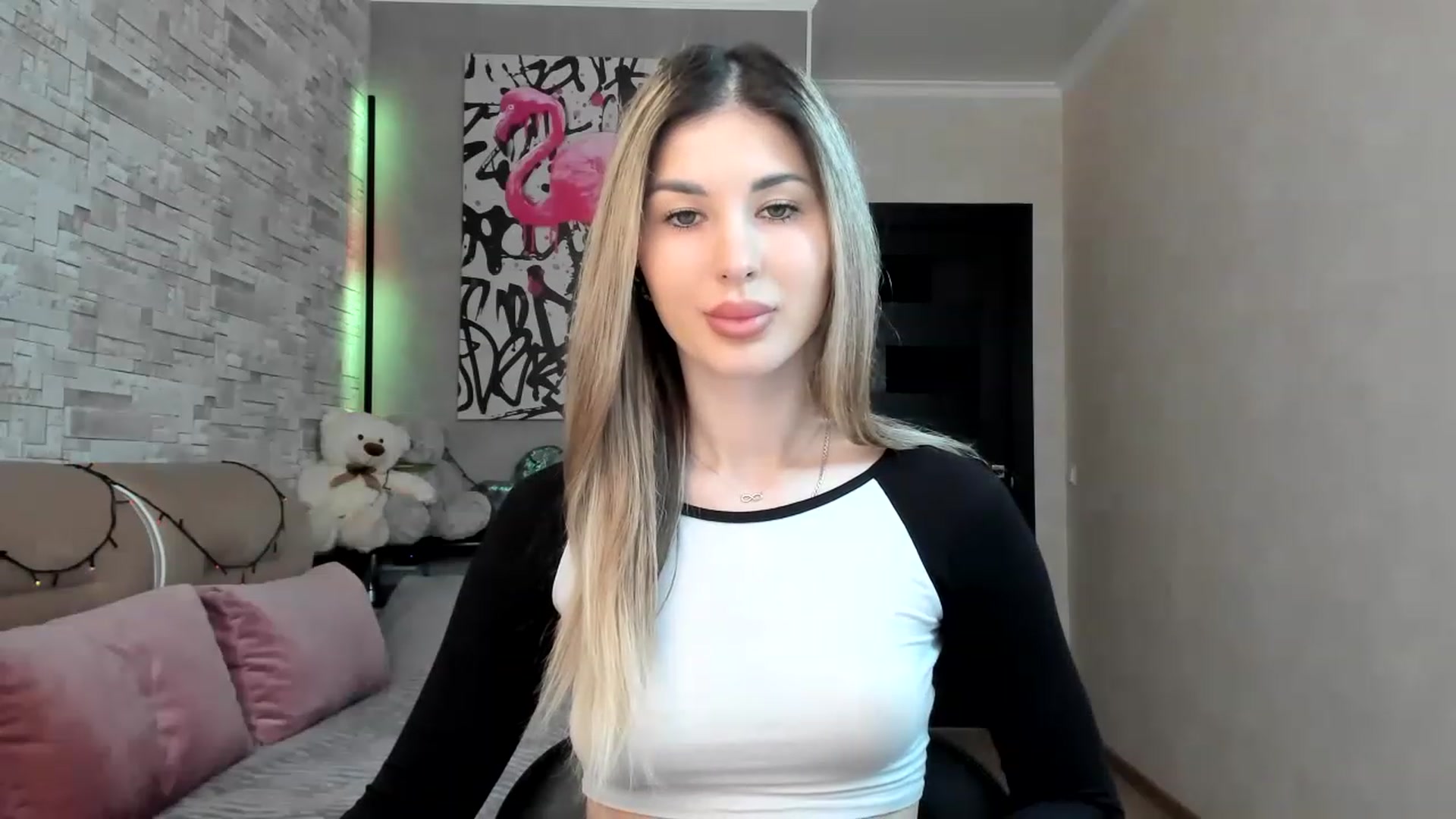 Gallery image thumbnail from Mexika's myfreecams stream on, 03/02/2023, 15:03 image 16 of 20