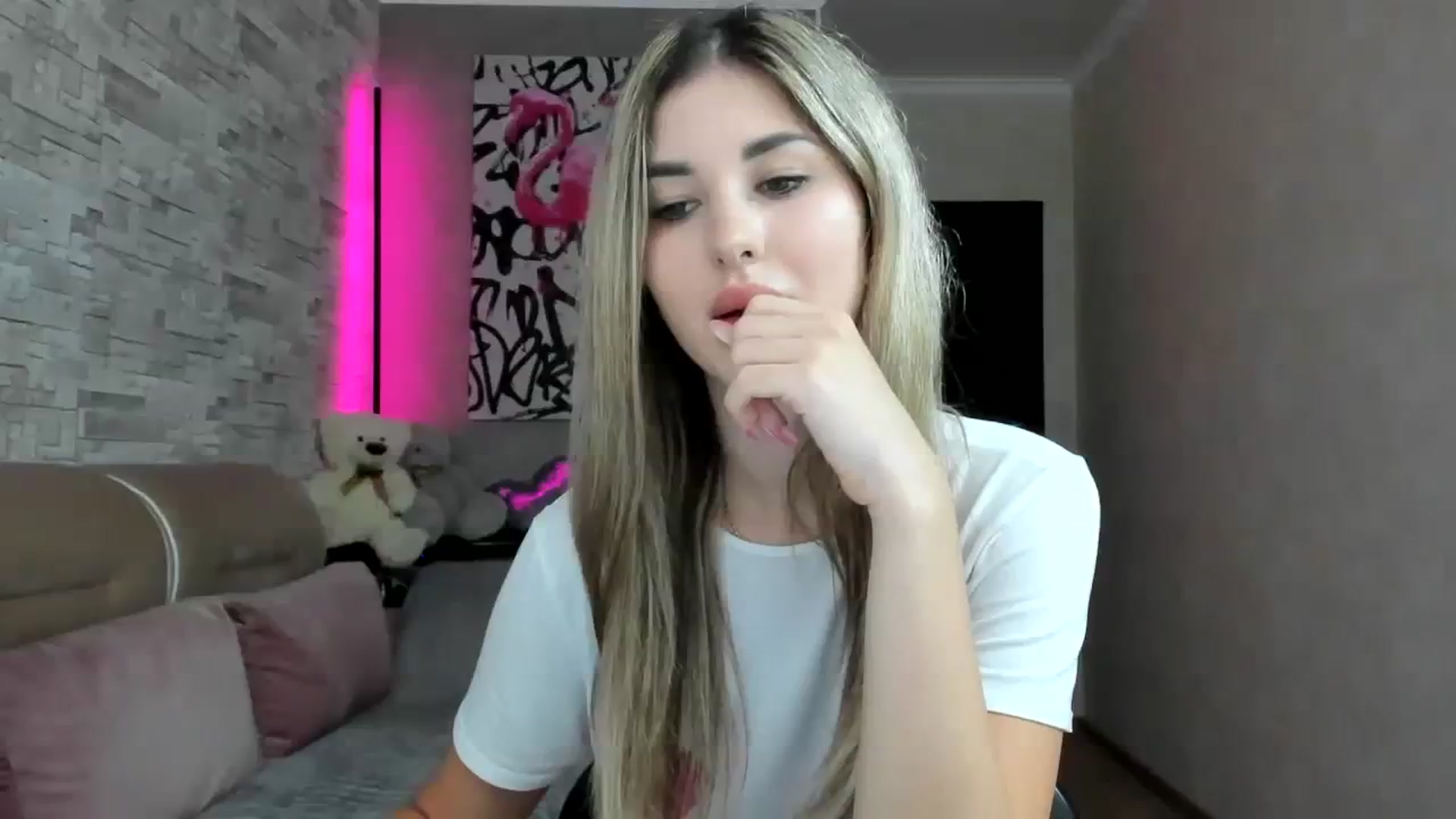 Gallery image thumbnail from Mexika's myfreecams stream on, 08/07/2023, 16:37 image 7 of 20