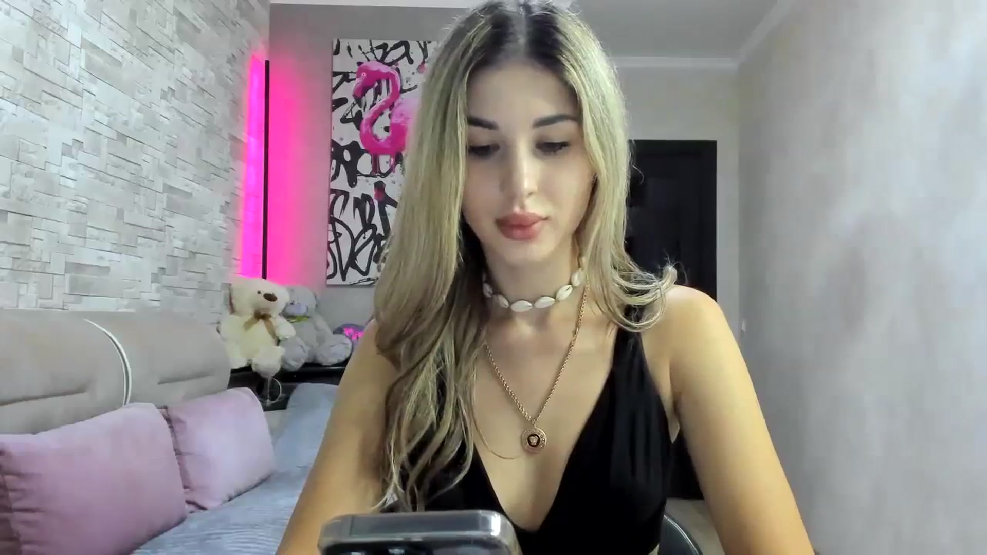 Gallery image thumbnail from Mexika's myfreecams stream on, 08/17/2023, 21:36 image 7 of 20