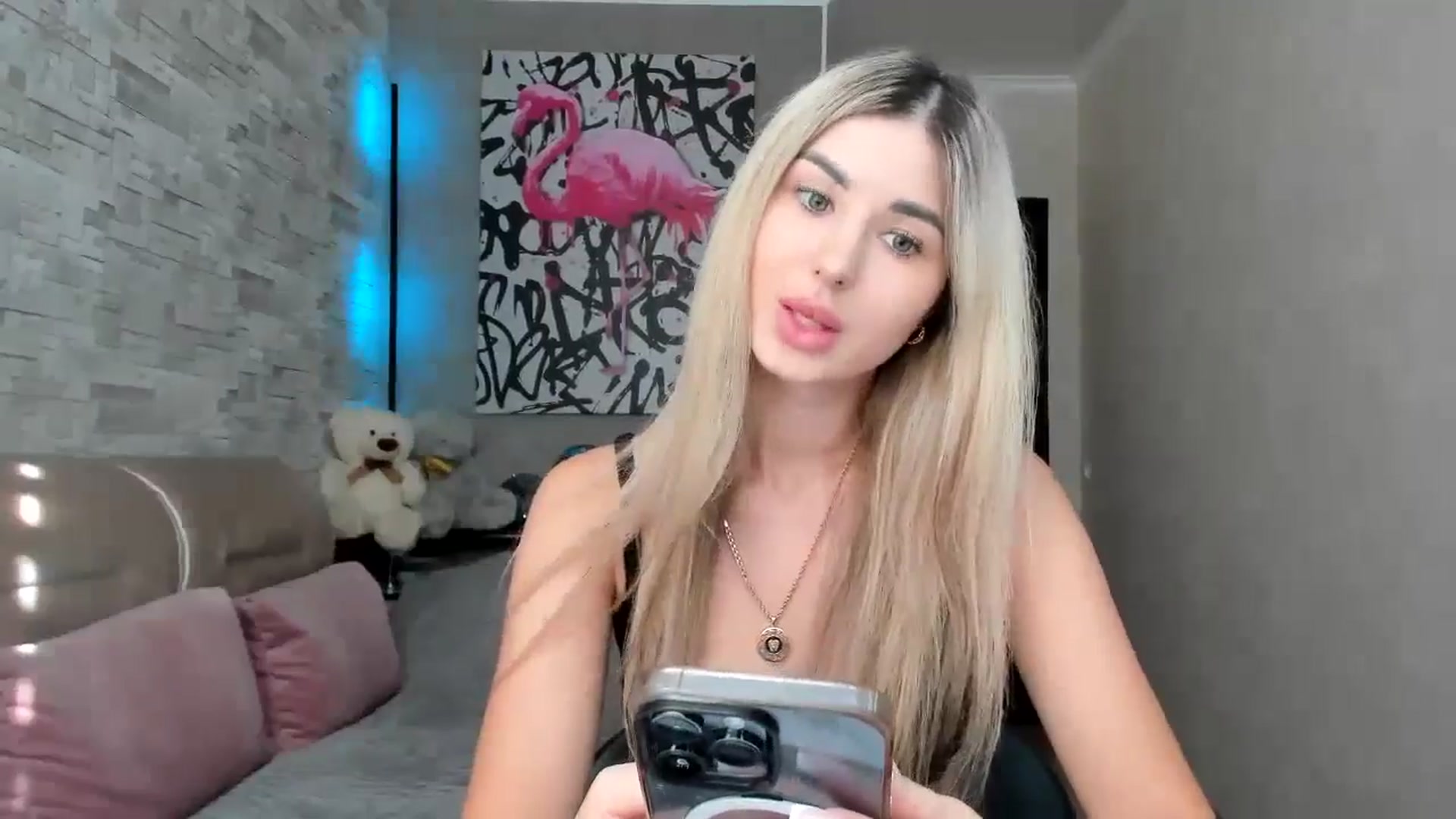 Gallery image thumbnail from Mexika's myfreecams stream on, 08/03/2024, 14:29 image 5 of 20
