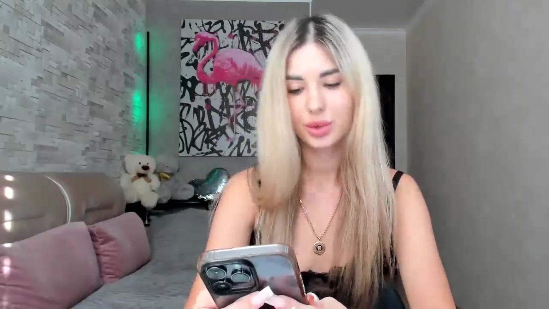 Gallery image thumbnail from Mexika's myfreecams stream on, 08/03/2024, 14:29 image 4 of 20