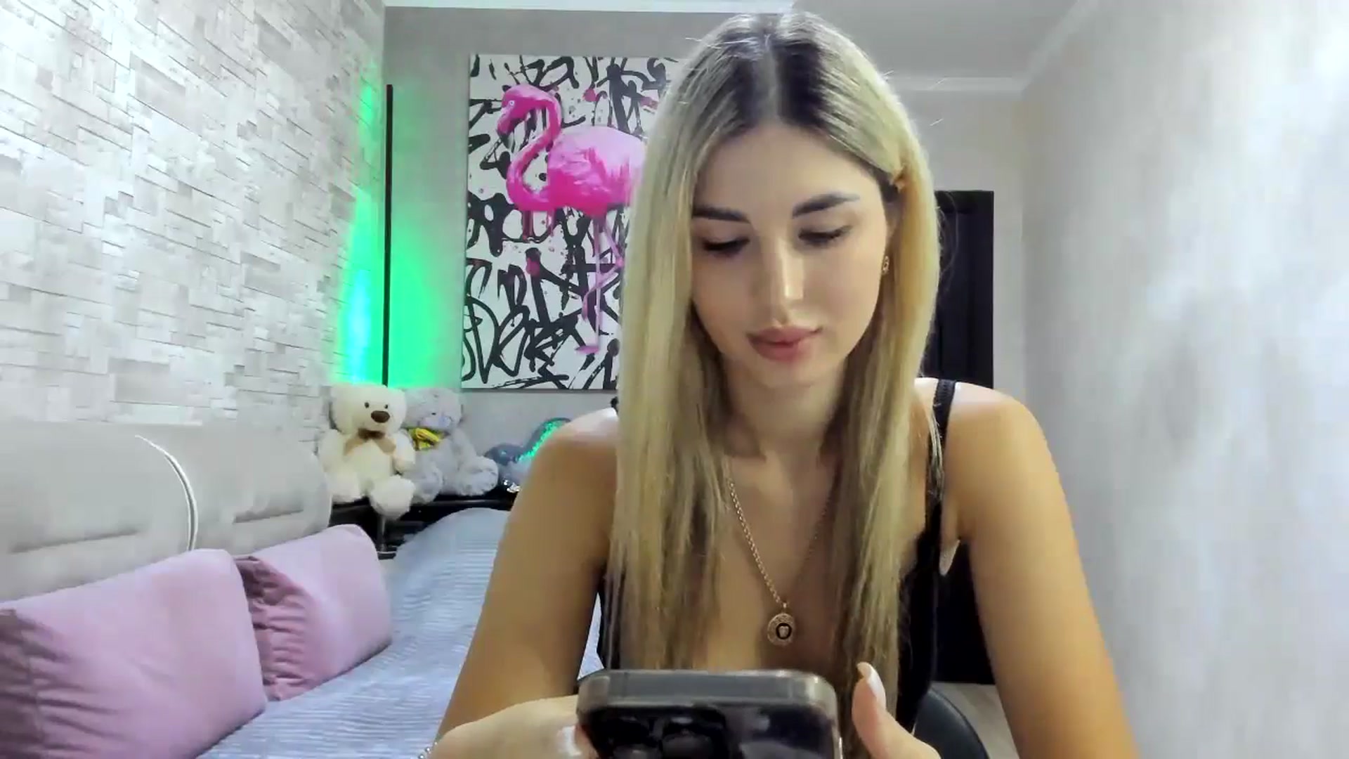 Gallery image thumbnail from Mexika's myfreecams stream on, 08/03/2024, 19:22 image 7 of 20