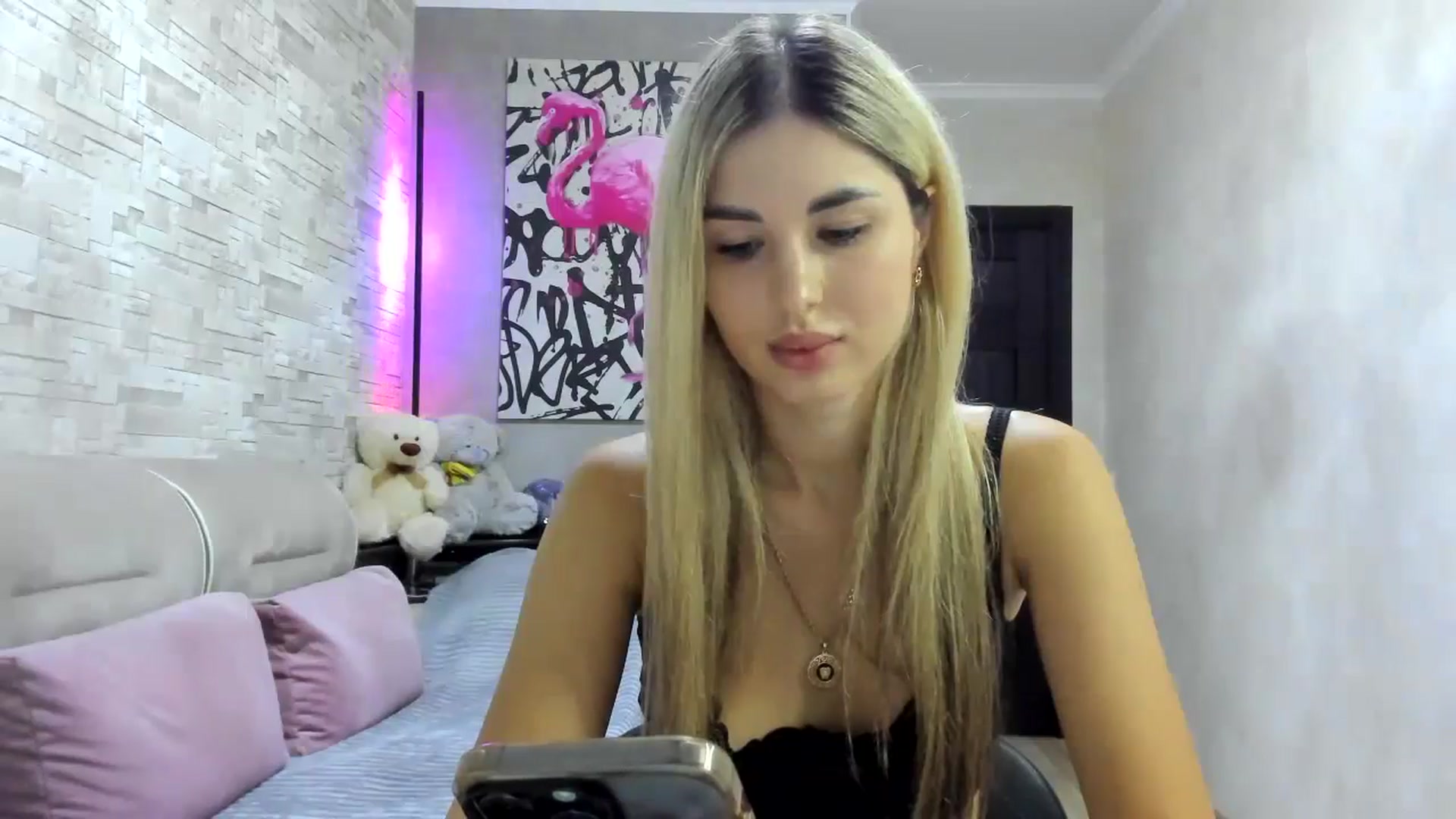 Gallery image thumbnail from Mexika's myfreecams stream on, 08/03/2024, 19:22 image 5 of 20