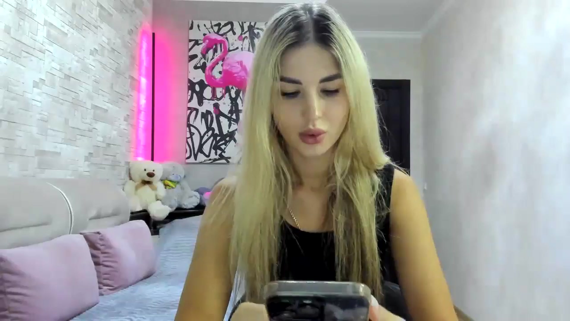 Gallery image thumbnail from Mexika's myfreecams stream on, 08/10/2024, 21:48 image 13 of 20