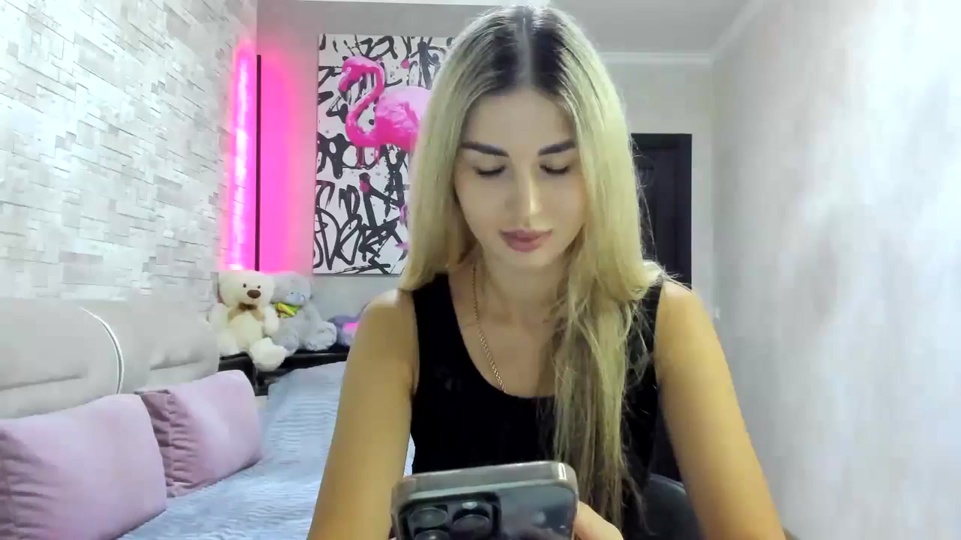 Gallery image thumbnail from Mexika's myfreecams stream on, 08/10/2024, 21:48 image 14 of 20