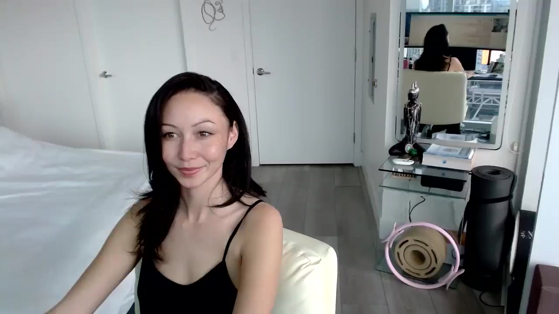 Gallery image thumbnail from MiNNiE_B00M's myfreecams stream on, 03/01/2025, 22:22 image 18 of 20