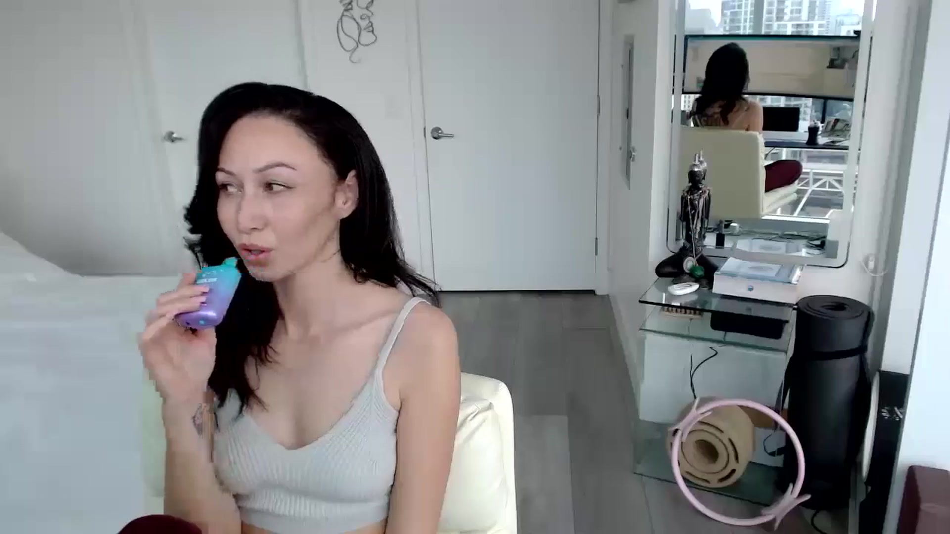 Gallery image thumbnail from MiNNiE_B00M's myfreecams stream on, 03/05/2025, 21:37 image 16 of 20
