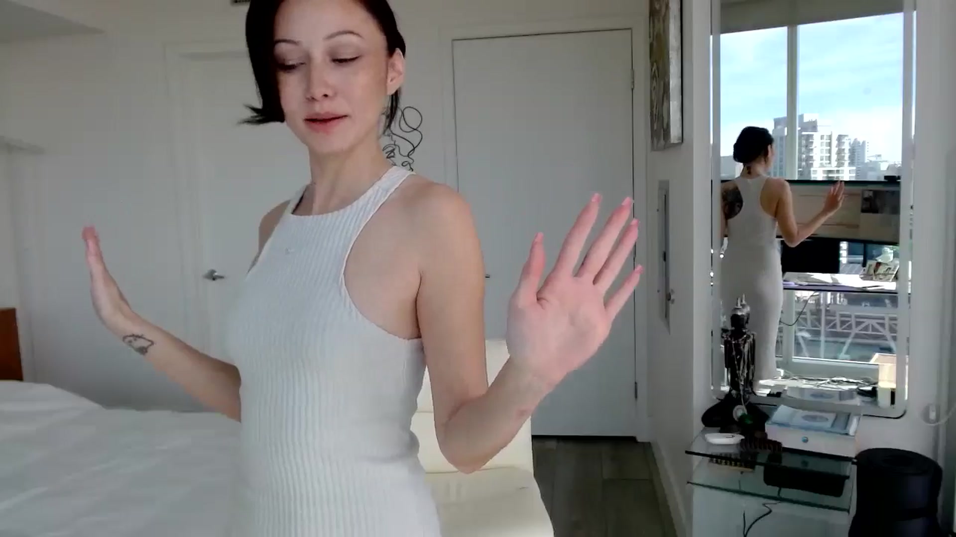 Gallery image thumbnail from MiNNiE_B00M's myfreecams stream on, 03/10/2025, 22:10 image 15 of 20