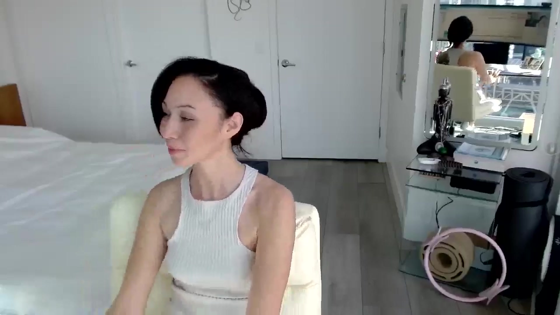 Gallery image thumbnail from MiNNiE_B00M's myfreecams stream on, 03/10/2025, 22:10 image 13 of 20