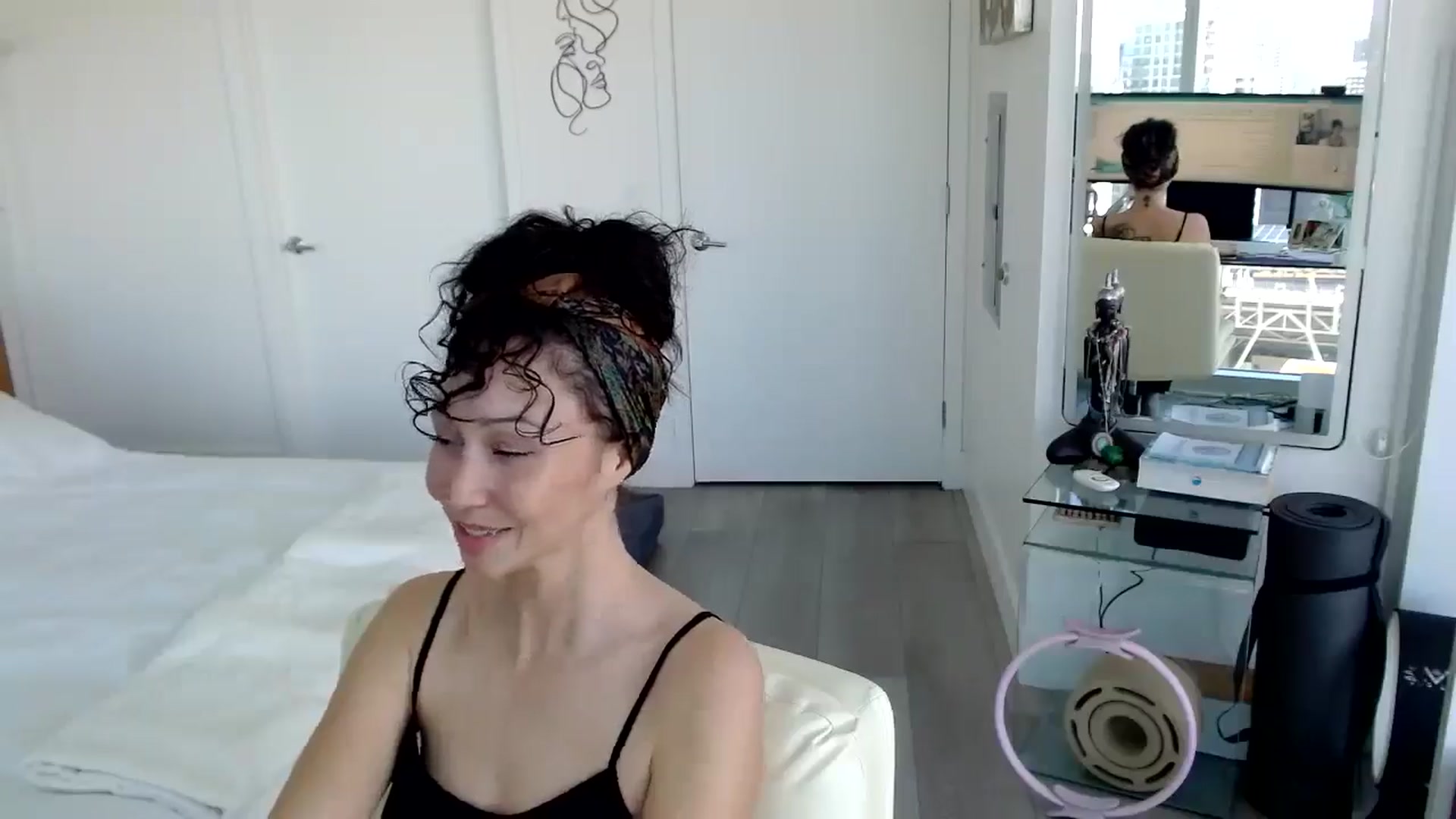 Gallery image thumbnail from MiNNiE_B00M's myfreecams stream on, 03/13/2025, 21:47 image 10 of 20