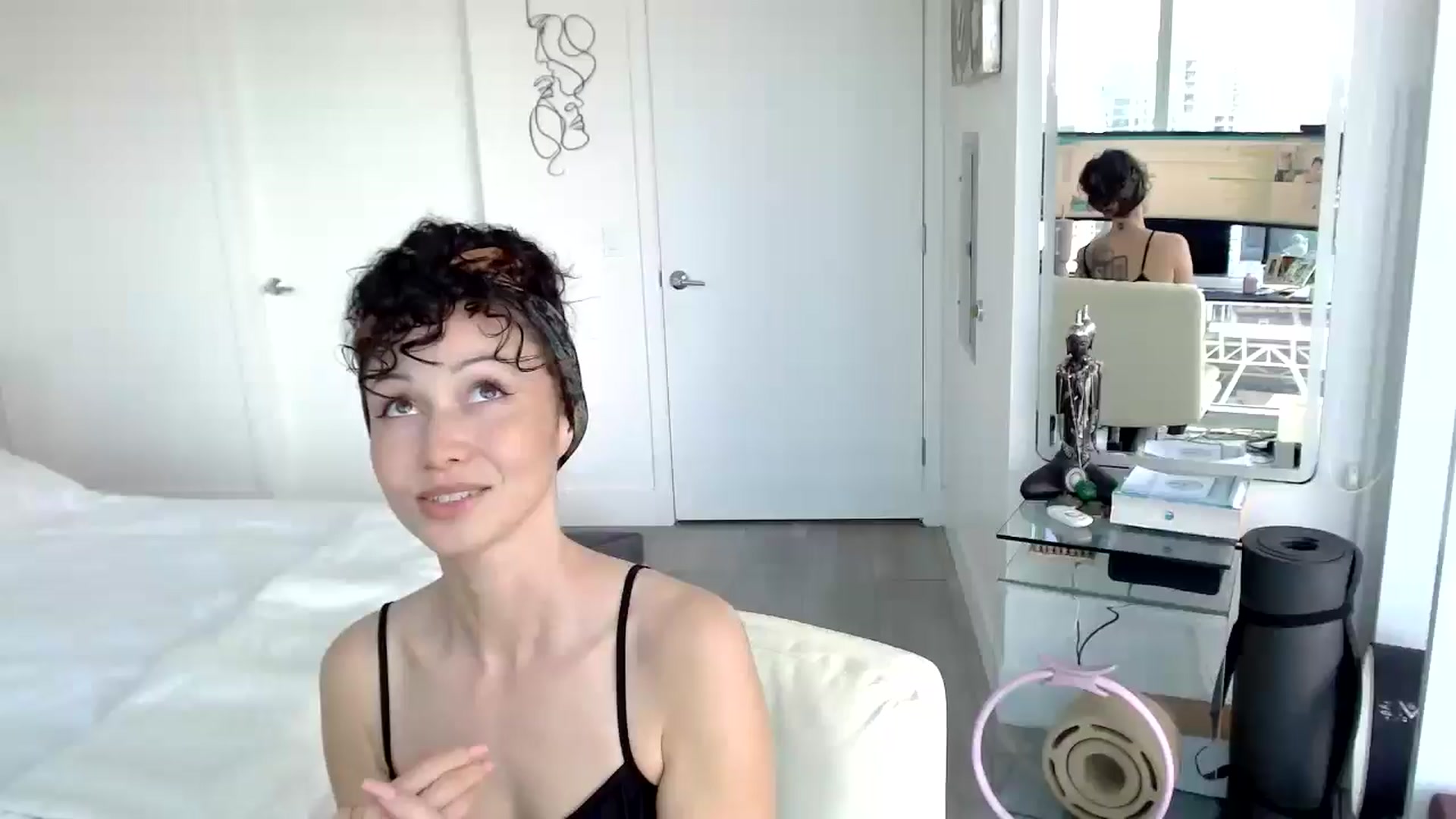 Gallery image thumbnail from MiNNiE_B00M's myfreecams stream on, 03/13/2025, 21:47 image 17 of 20