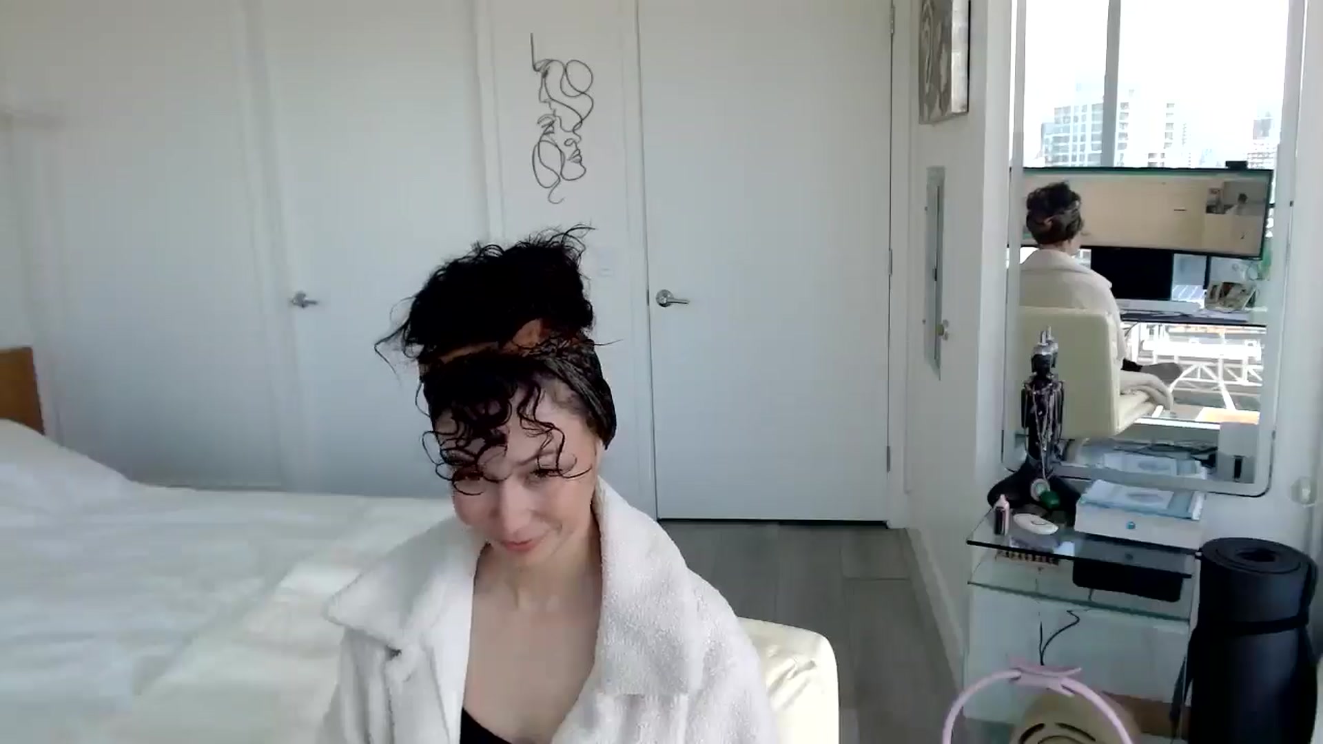 Gallery image thumbnail from MiNNiE_B00M's myfreecams stream on, 03/13/2025, 21:47 image 5 of 20