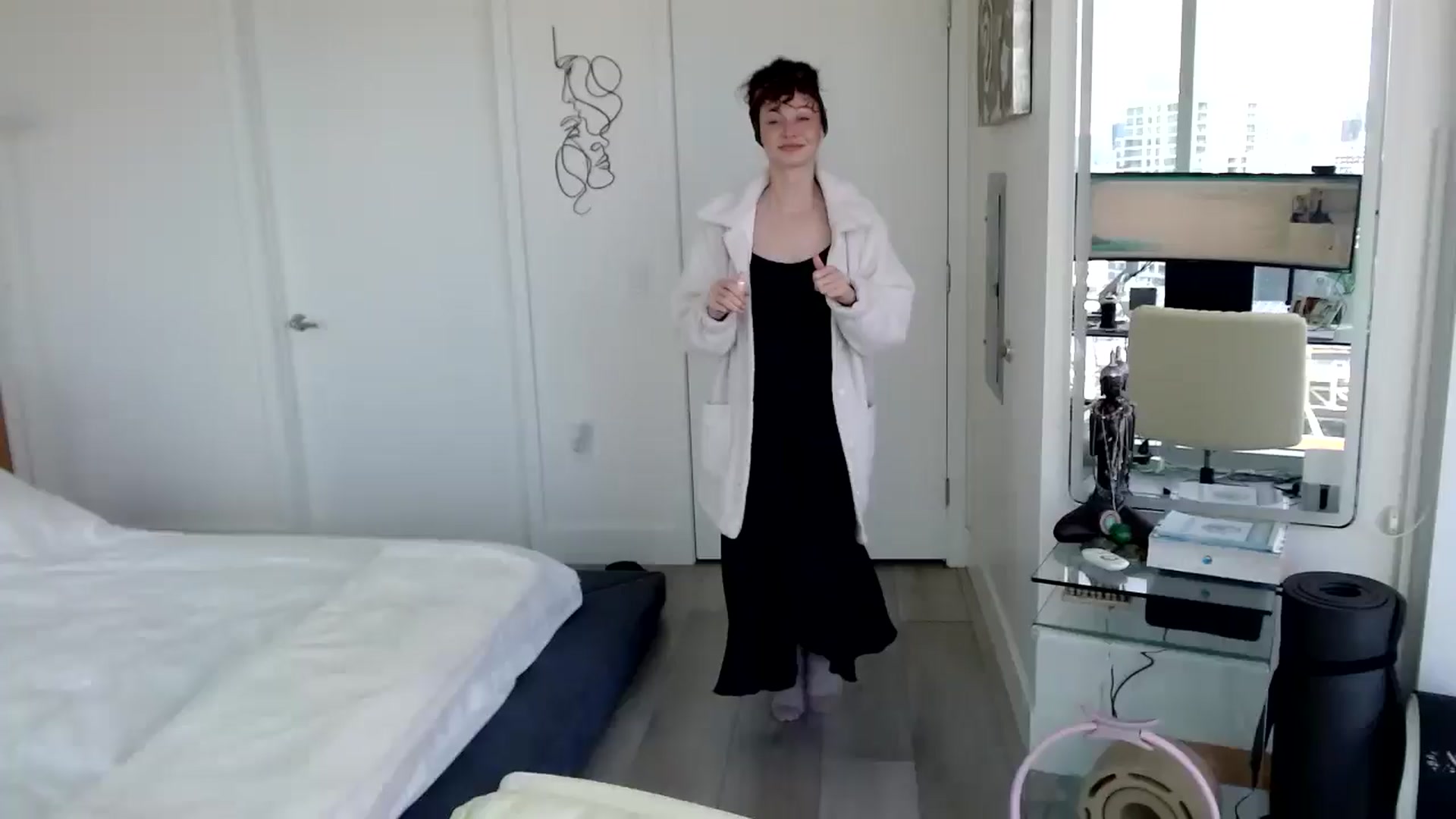 Gallery image thumbnail from MiNNiE_B00M's myfreecams stream on, 03/13/2025, 21:47 image 3 of 20