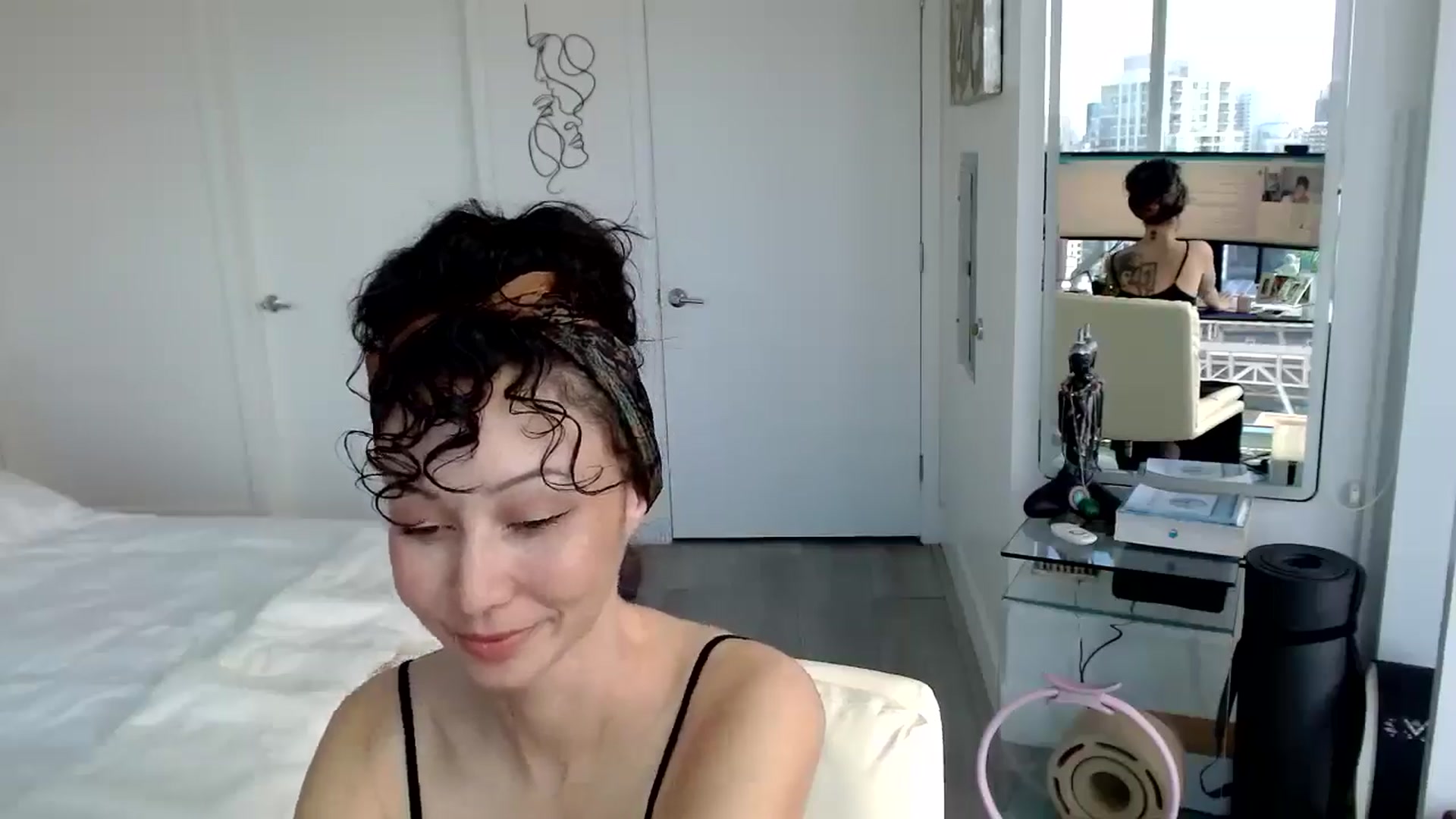 Gallery image thumbnail from MiNNiE_B00M's myfreecams stream on, 03/13/2025, 21:47 image 16 of 20