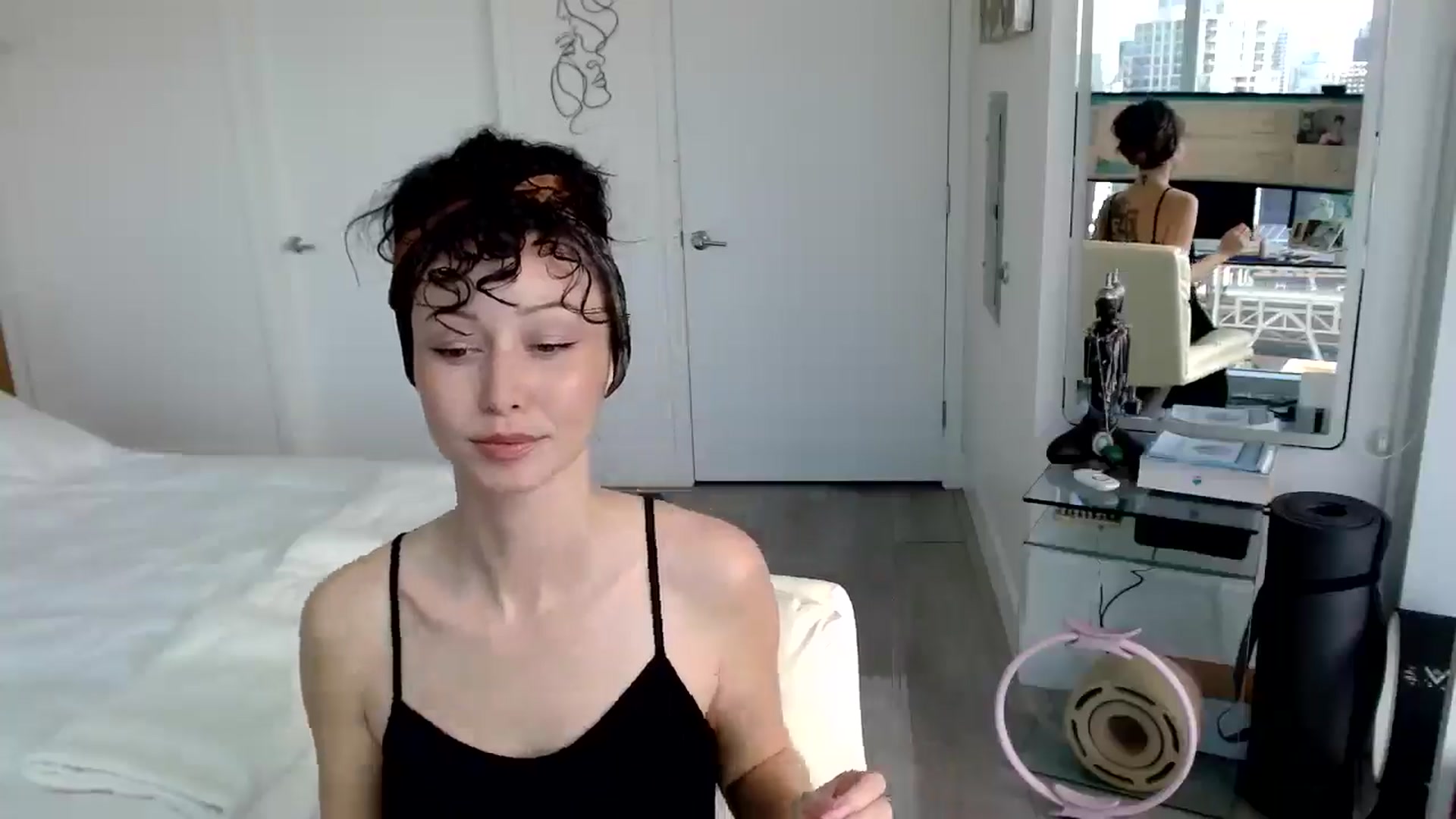 Gallery image thumbnail from MiNNiE_B00M's myfreecams stream on, 03/13/2025, 21:47 image 12 of 20