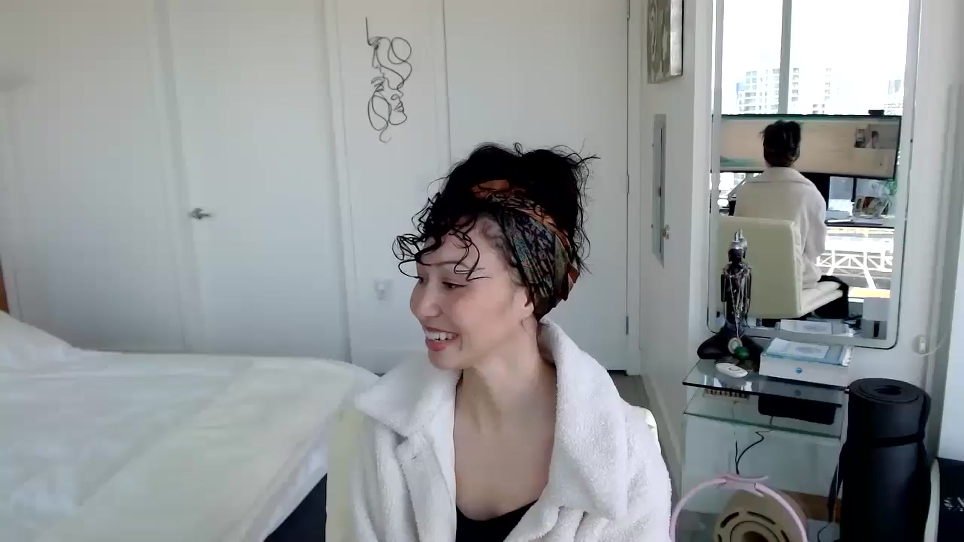 Gallery image thumbnail from MiNNiE_B00M's myfreecams stream on, 03/13/2025, 21:47 image 2 of 20