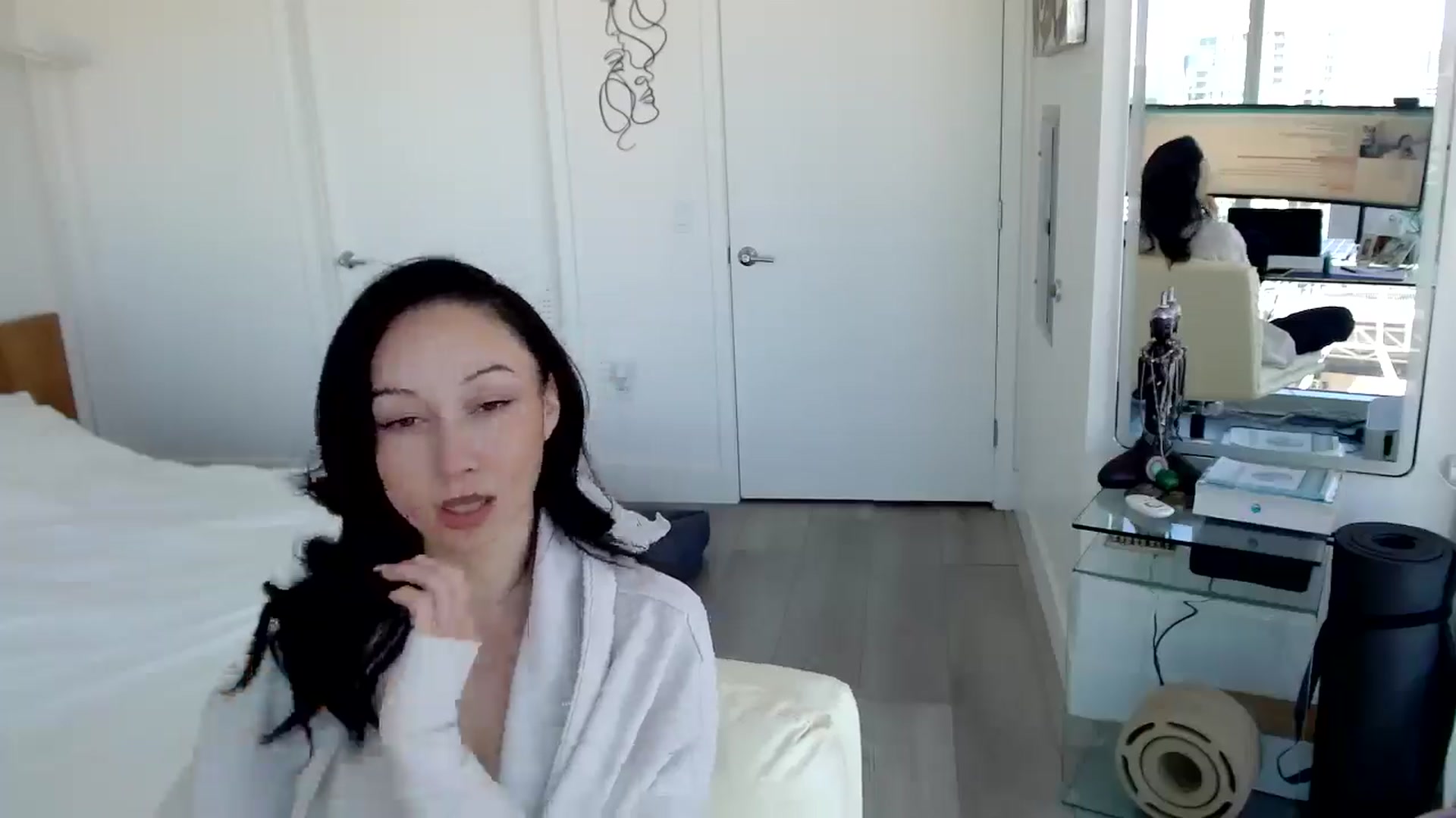 Gallery image thumbnail from MiNNiE_B00M's myfreecams stream on, 03/19/2025, 19:02 image 18 of 20