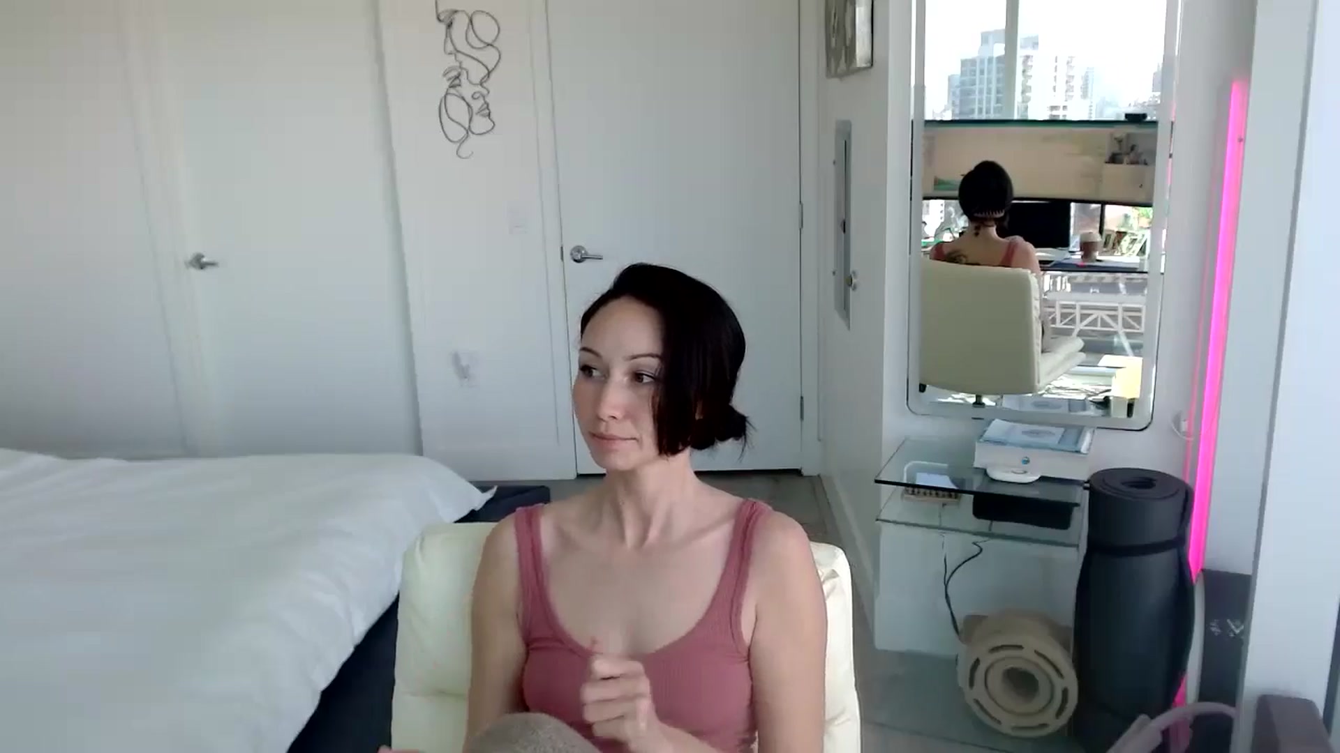 Gallery image thumbnail from MiNNiE_B00M's myfreecams stream on, 03/24/2025, 21:43 image 17 of 20